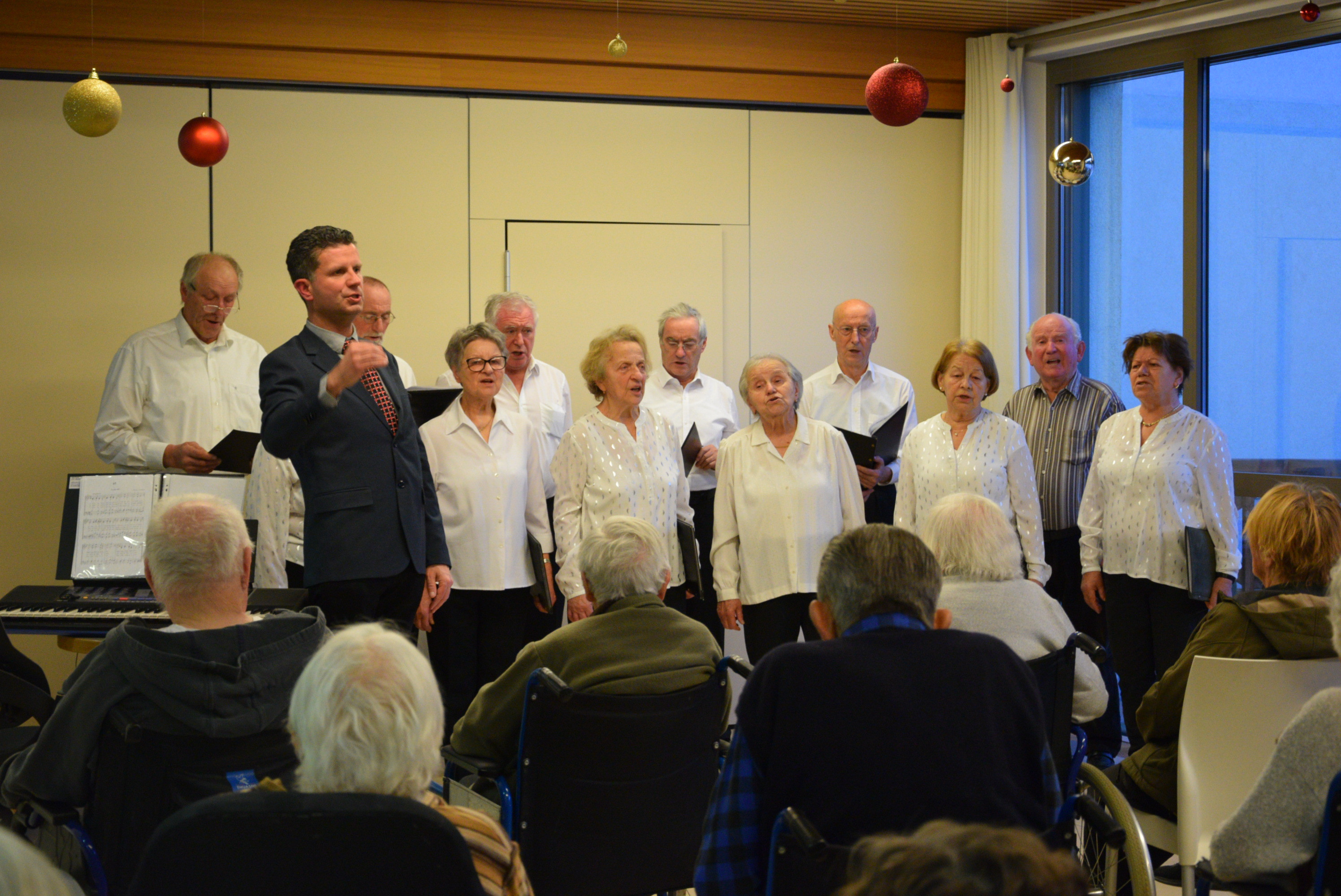 Praznični nastop Mešanega pevskega zbora Odmev