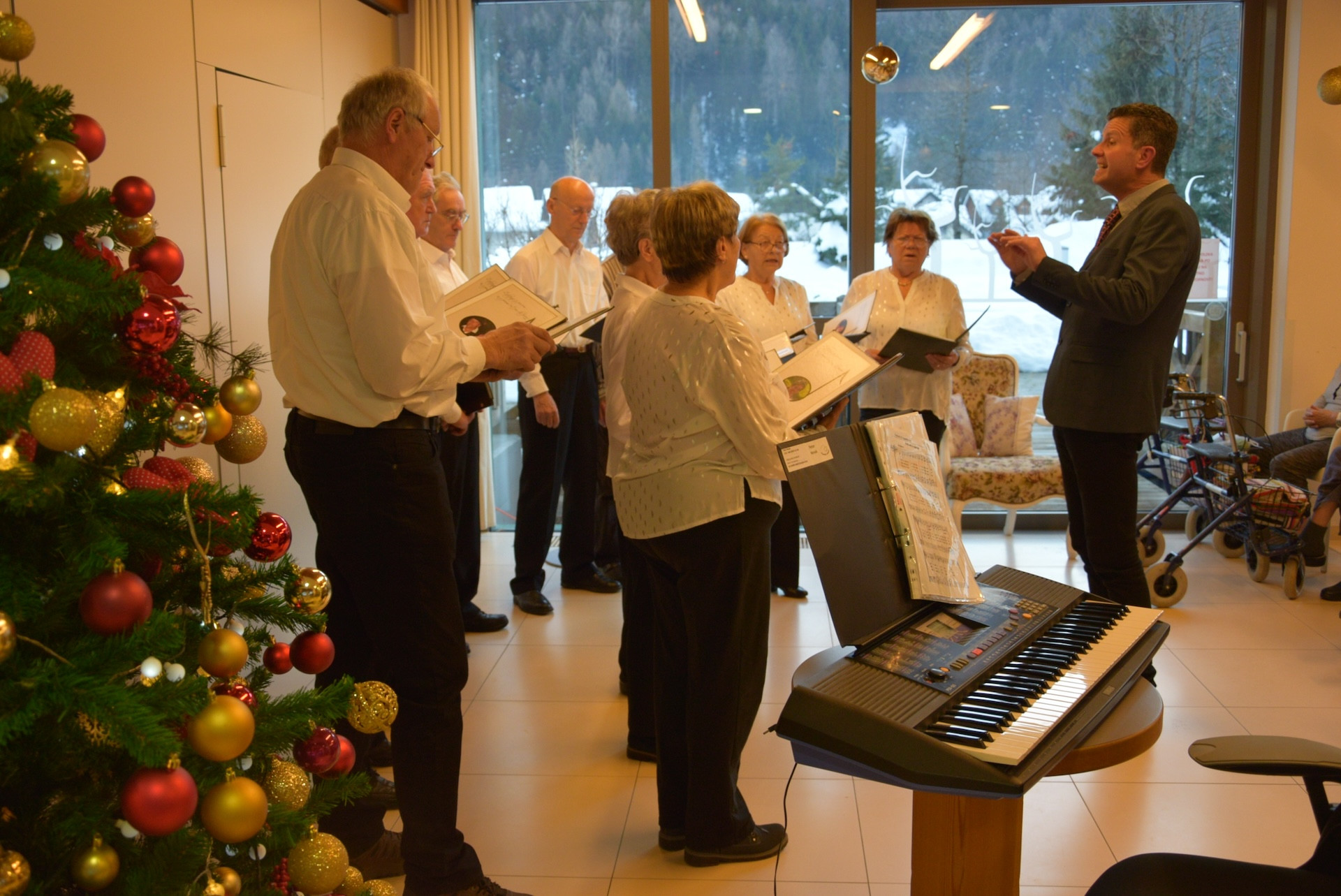 Praznični nastop Mešanega pevskega zbora Odmev