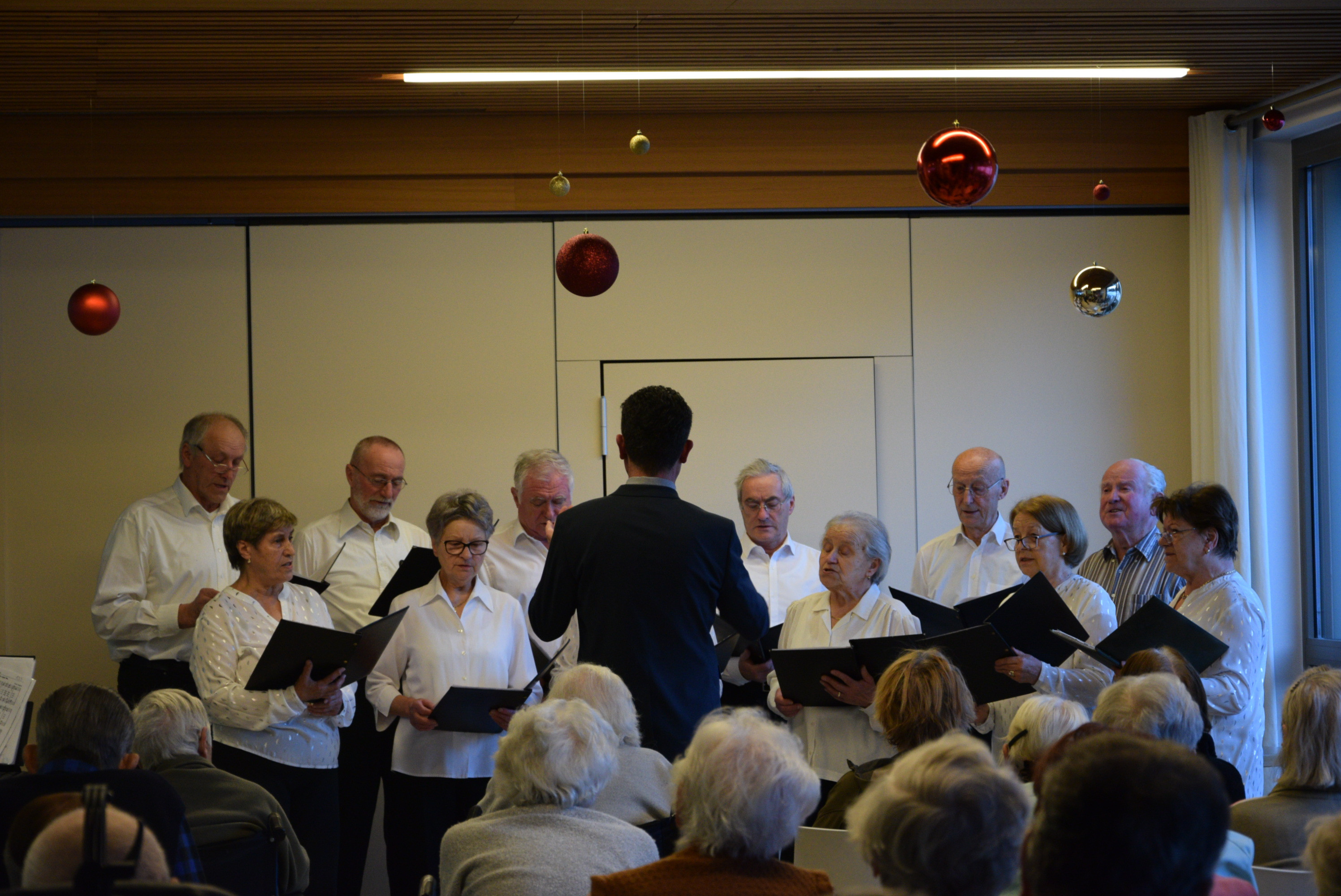 Praznični nastop Mešanega pevskega zbora Odmev