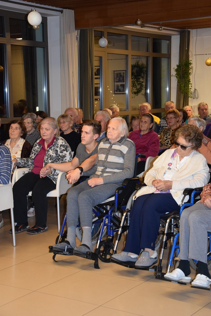 Prižig novoletnih lučk