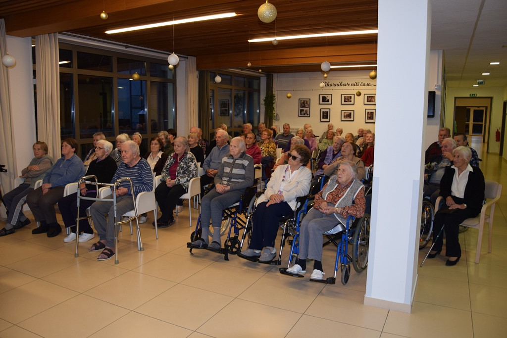 Prižig novoletnih lučk