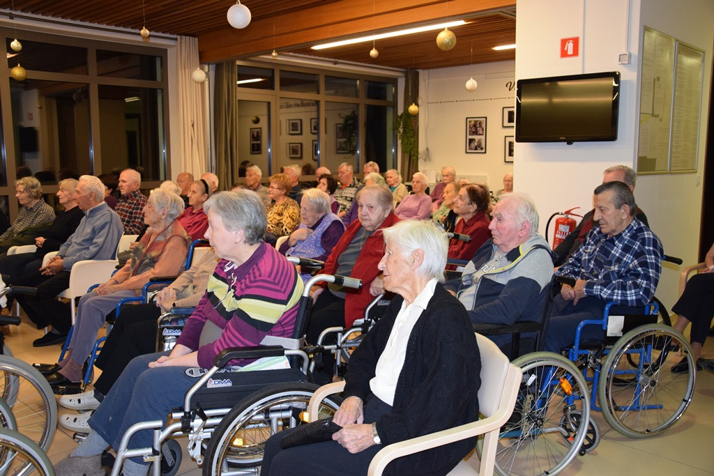 Prižig novoletnih lučk