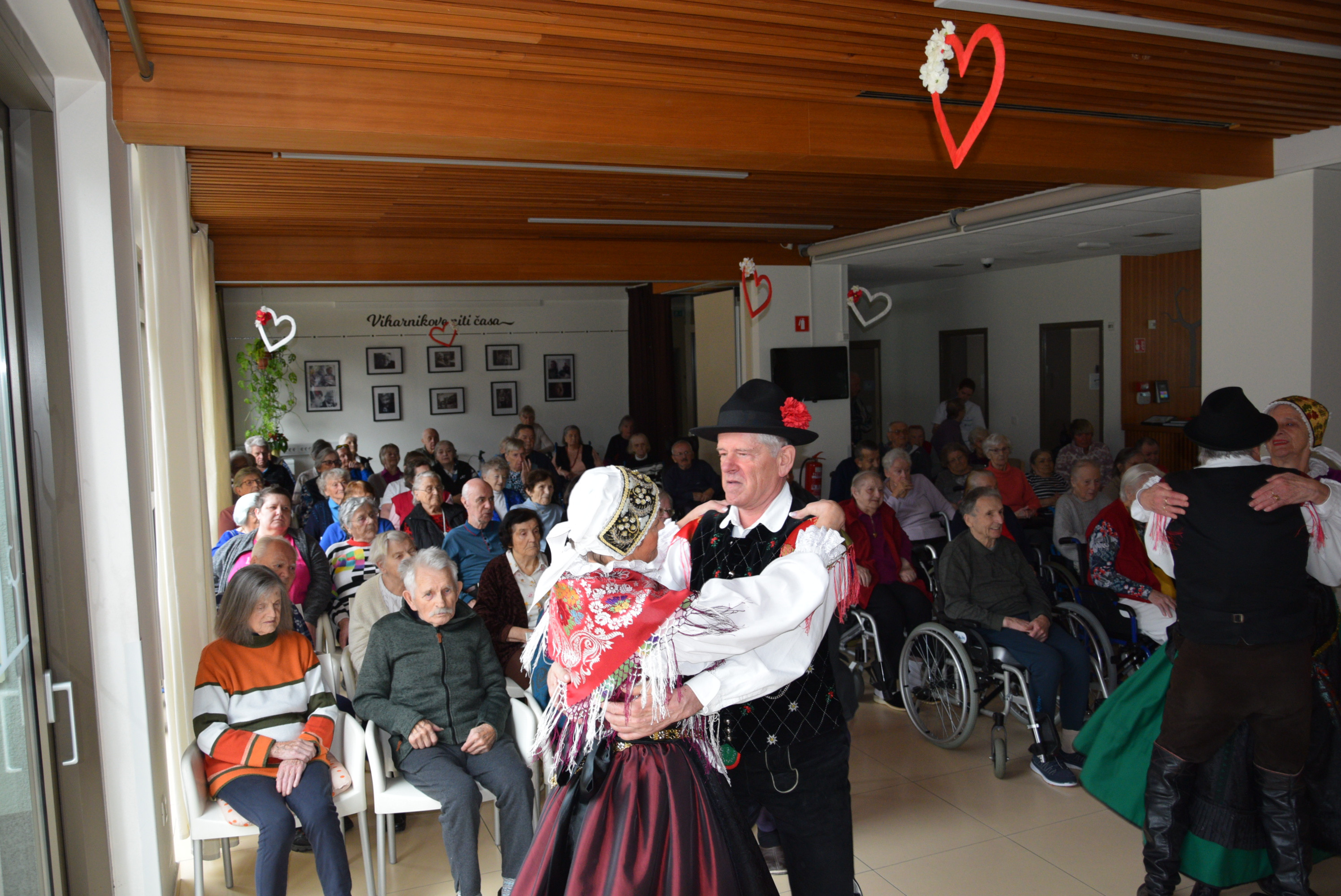 Proslava ob dnevu žena in mučenikov v avli