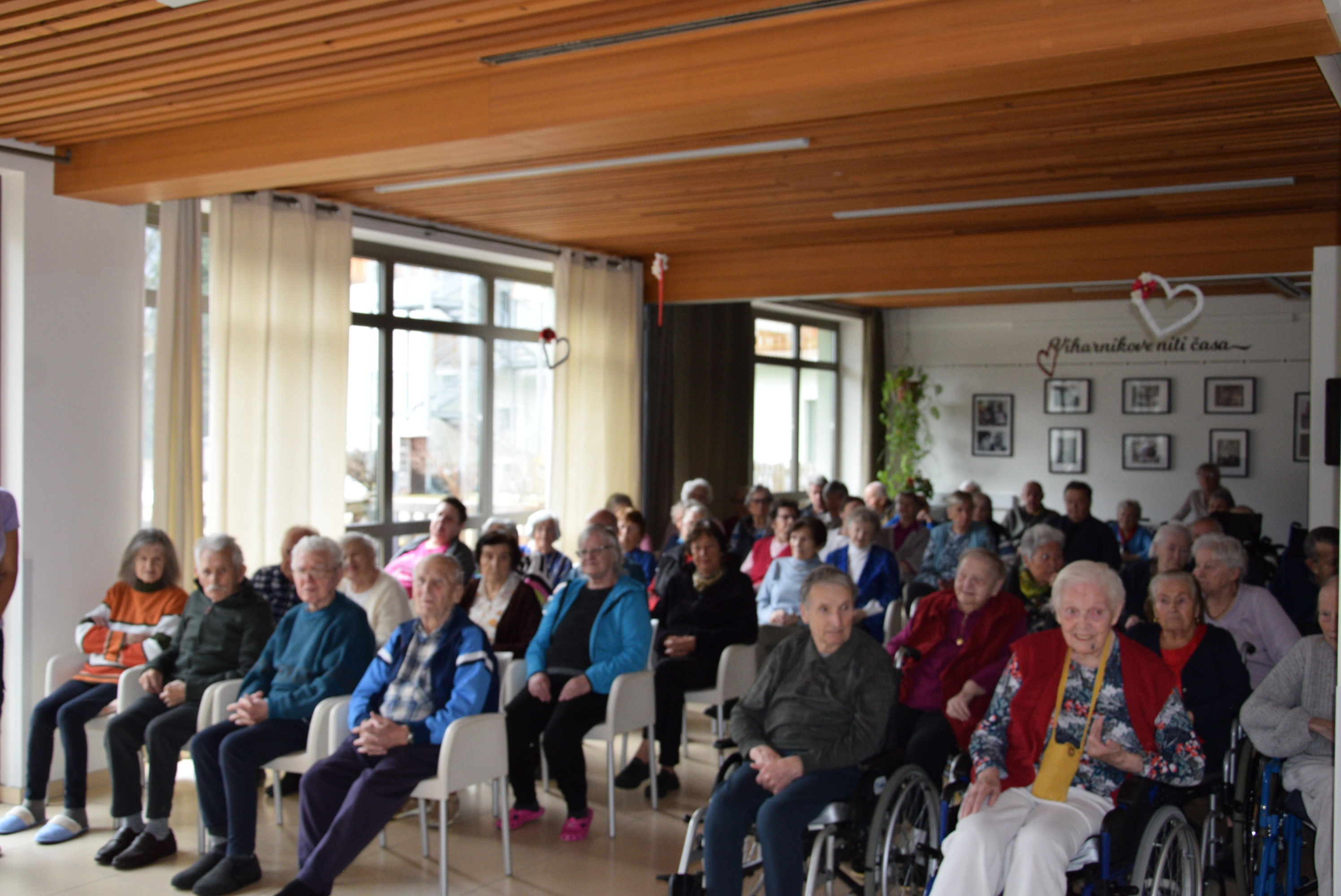 Proslava ob dnevu žena in mučenikov v avli