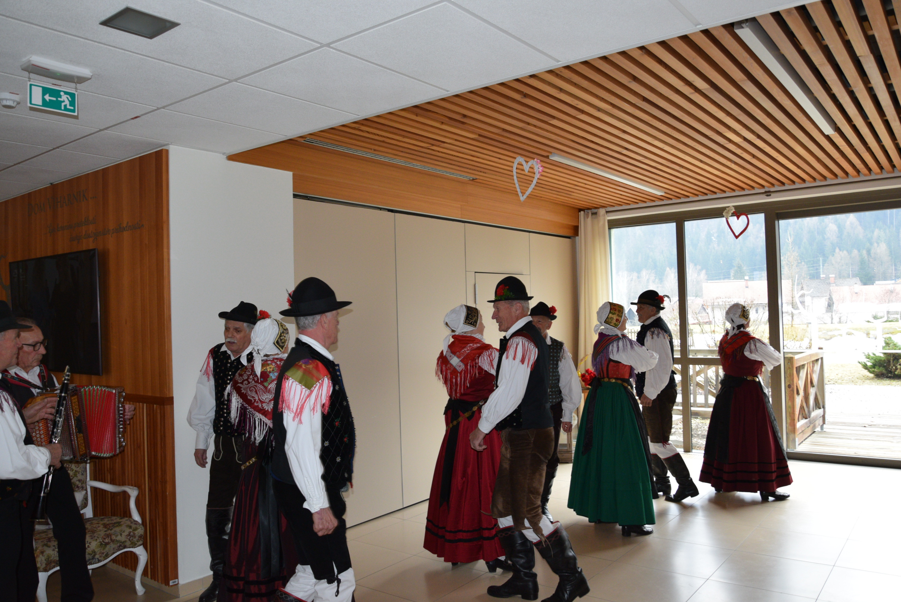 Proslava ob dnevu žena in mučenikov v avli