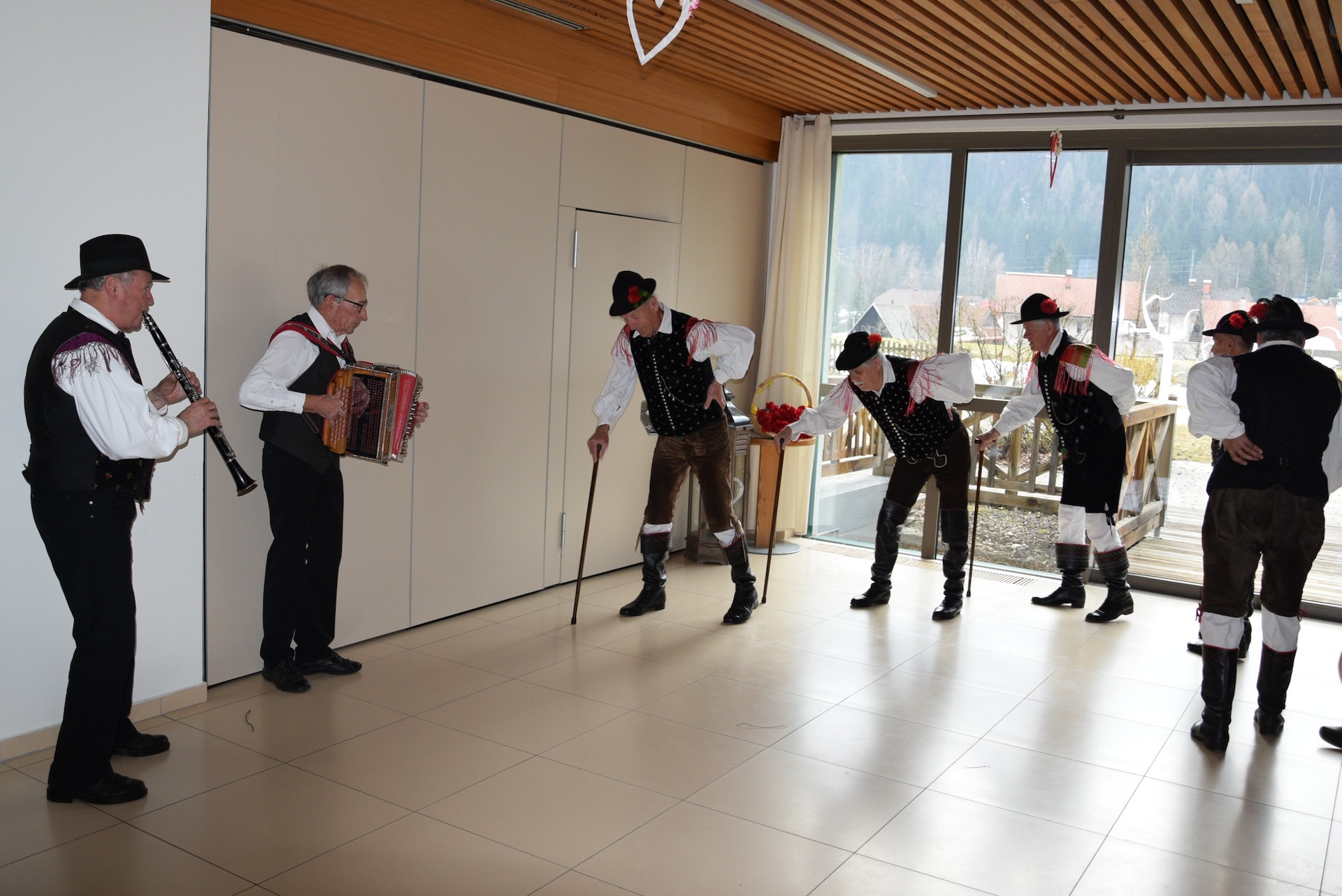 Proslava ob dnevu žena in mučenikov v avli