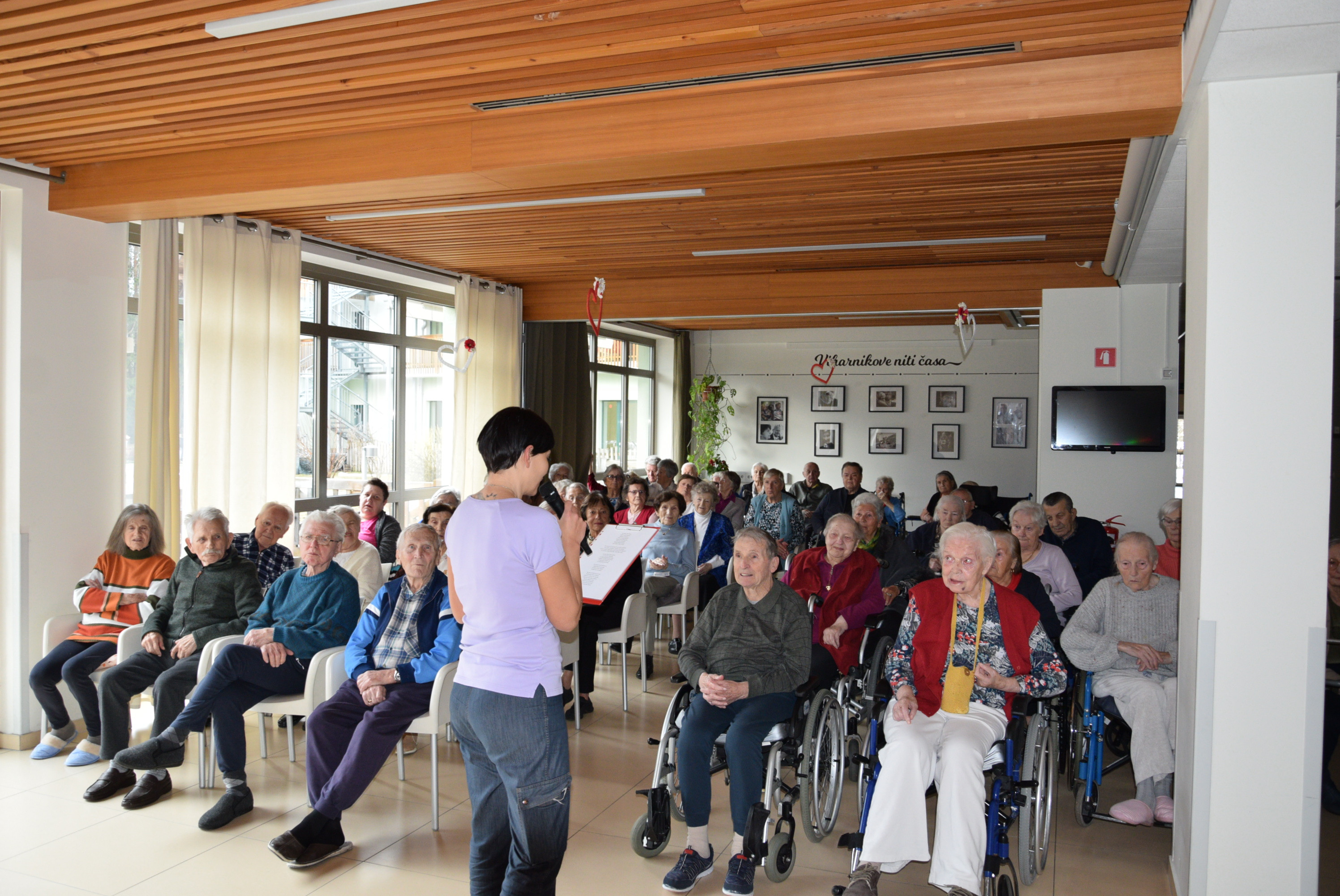 Proslava ob dnevu žena in mučenikov v avli