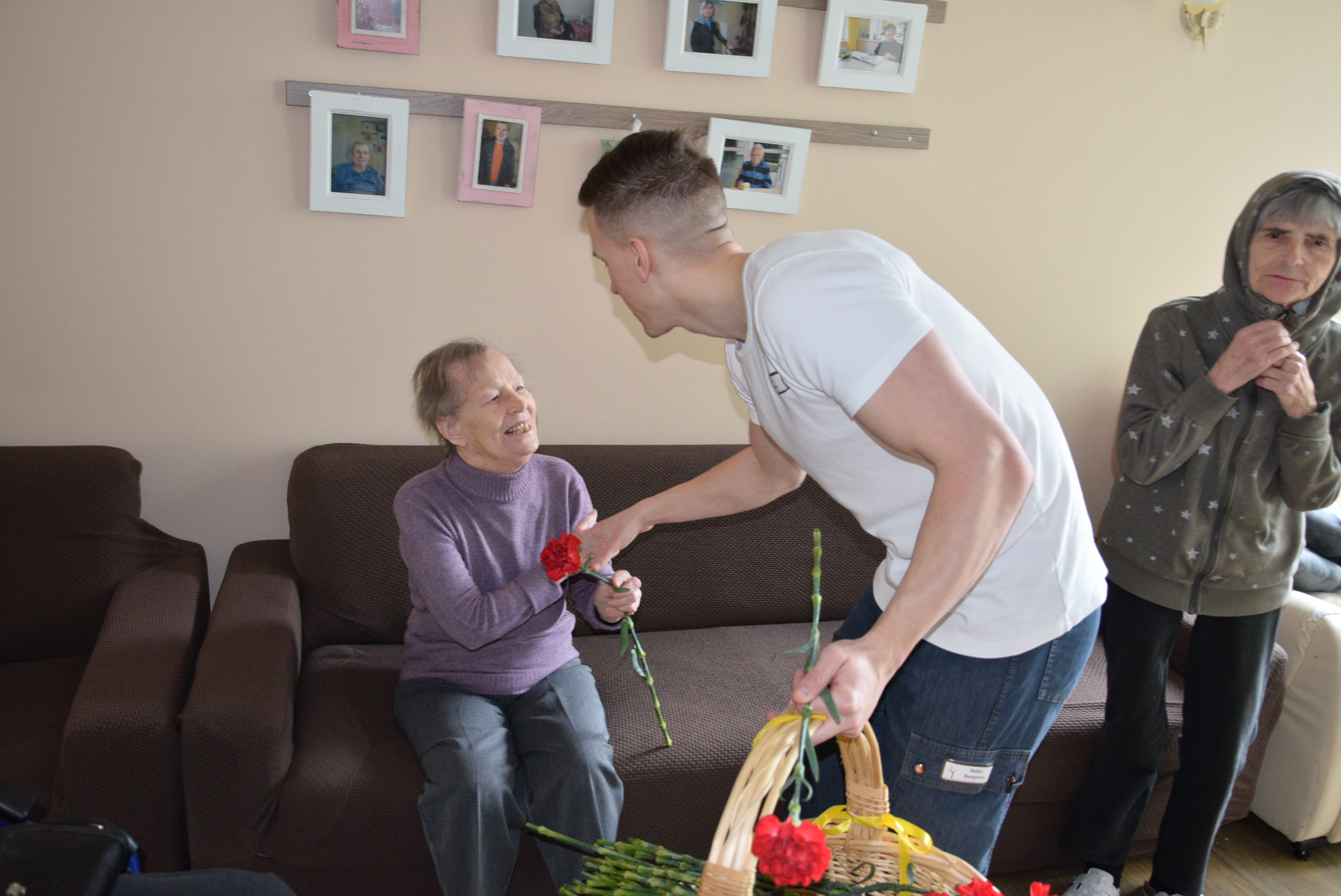 Proslava ob dnevu žena in mučenikov v avli