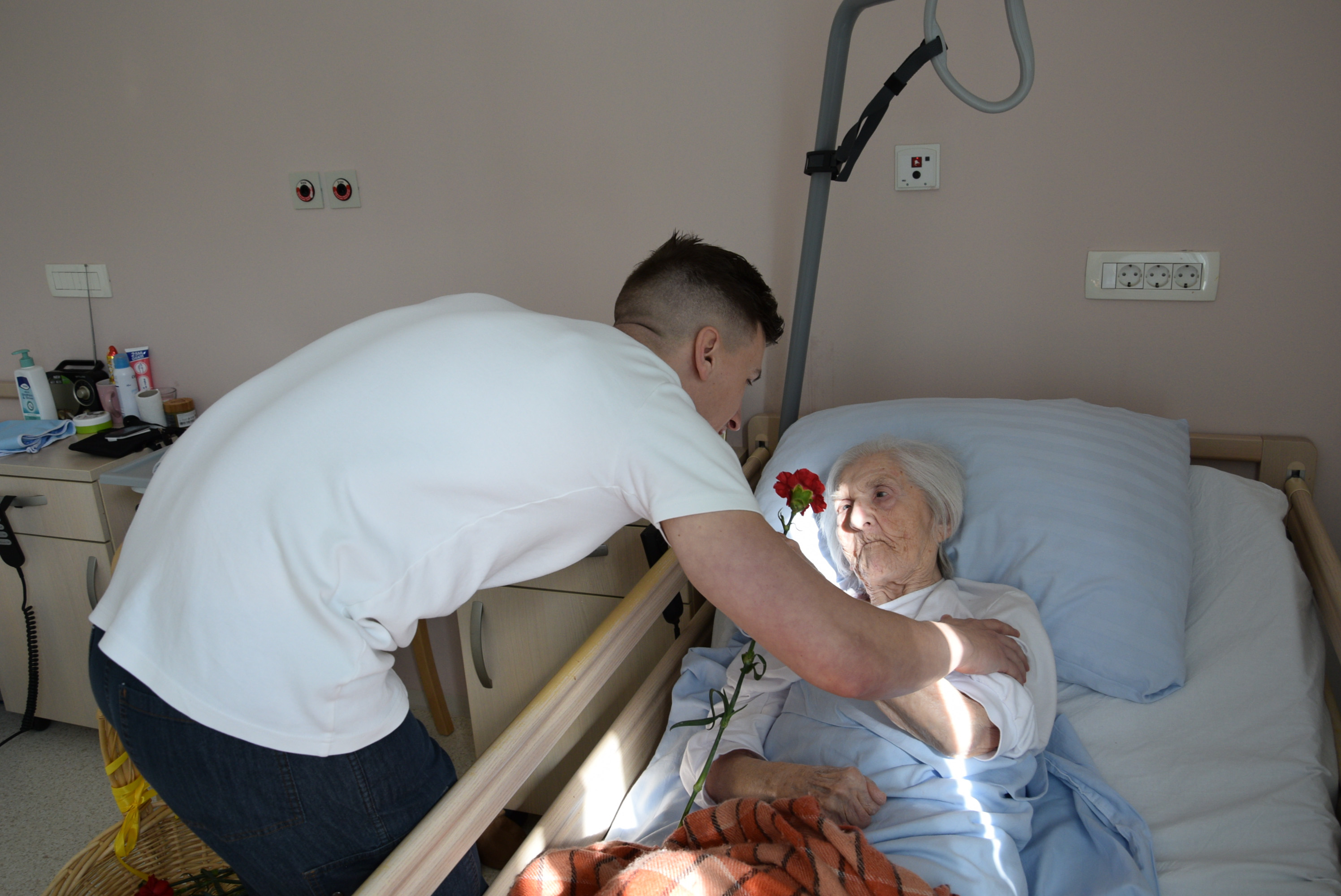 Proslava ob dnevu žena in mučenikov v avli