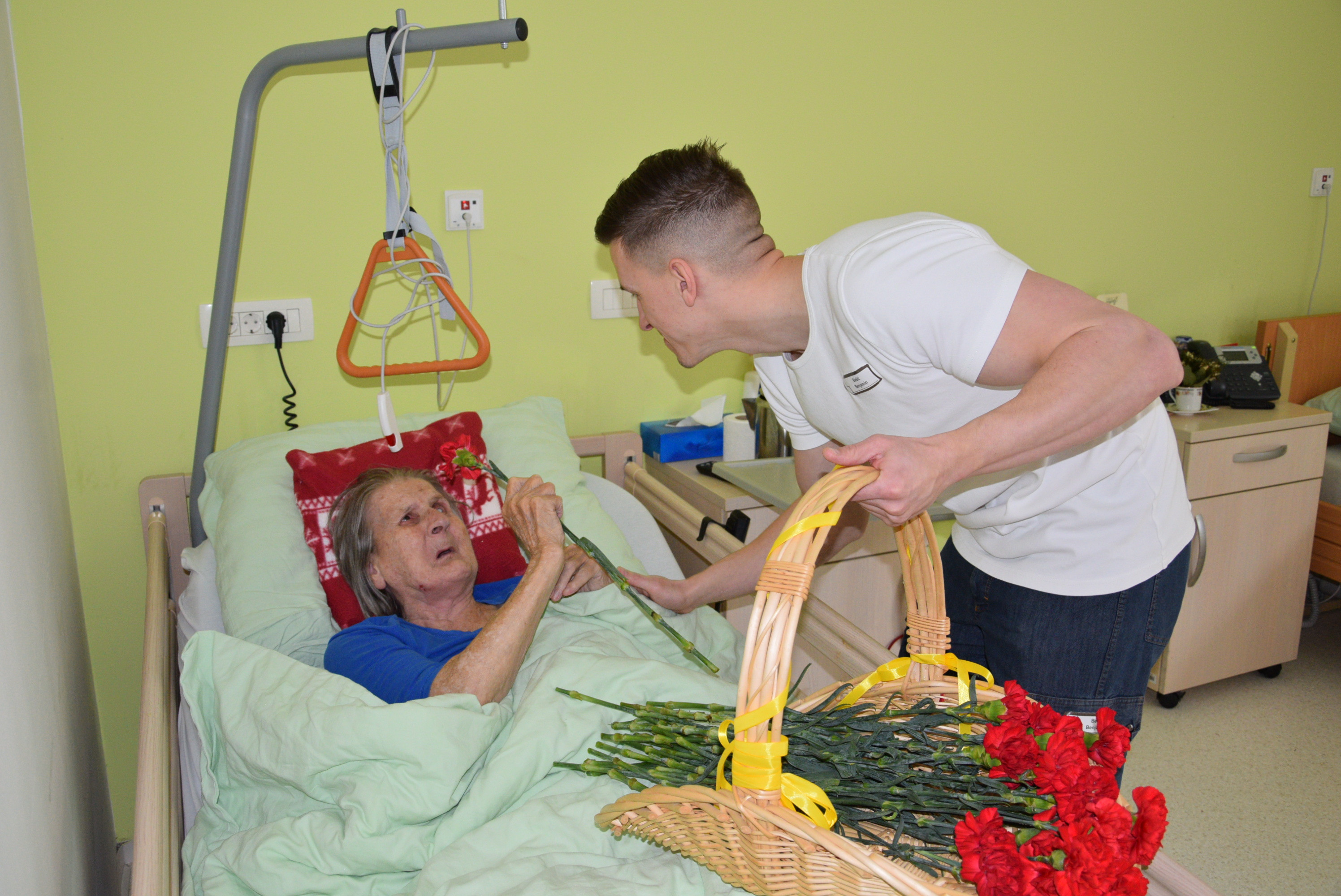 Proslava ob dnevu žena in mučenikov v avli