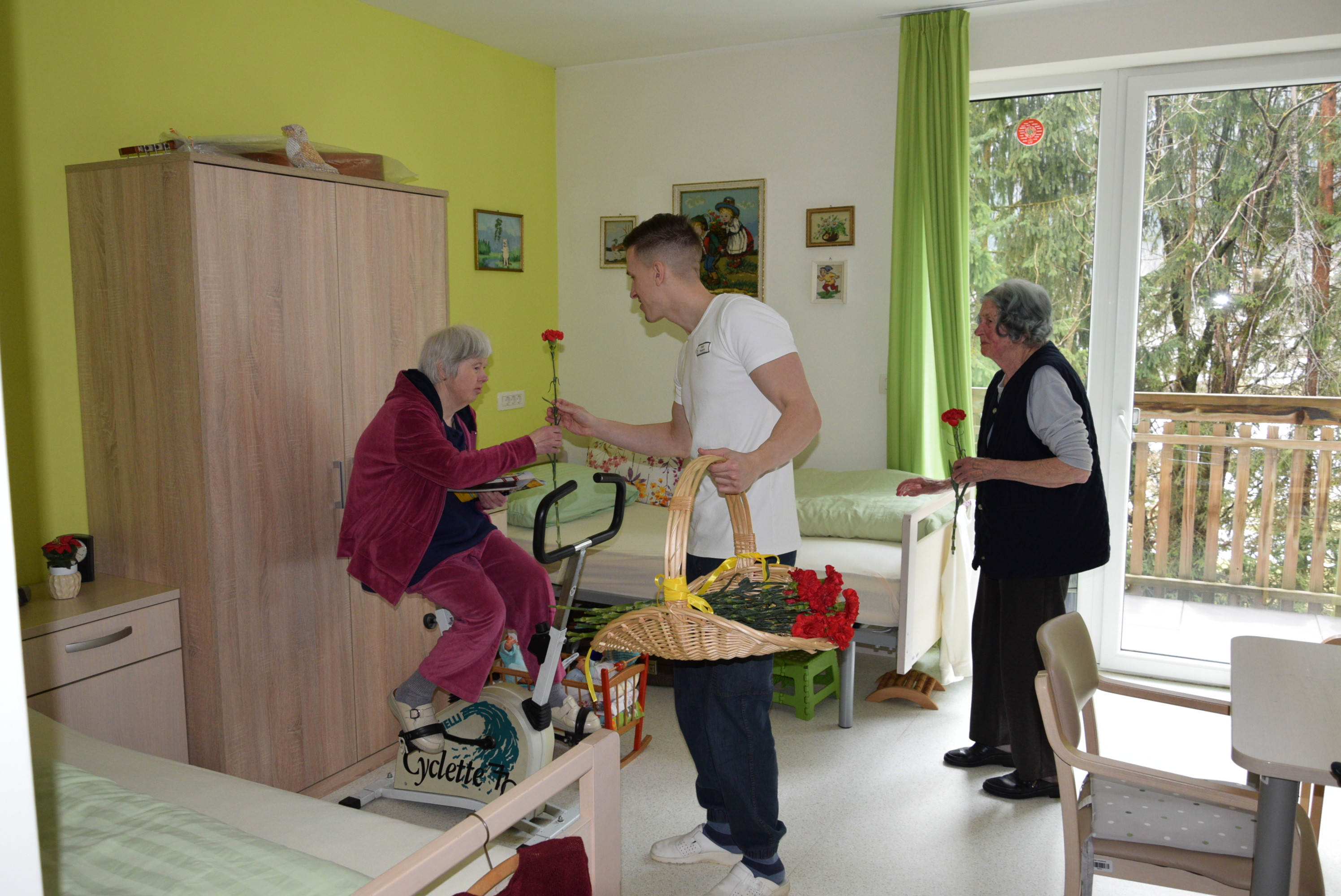 Proslava ob dnevu žena in mučenikov v avli