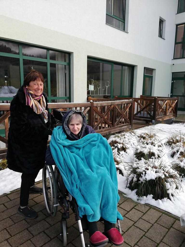 Prvi sneg in spomin na razigrano otroštvo