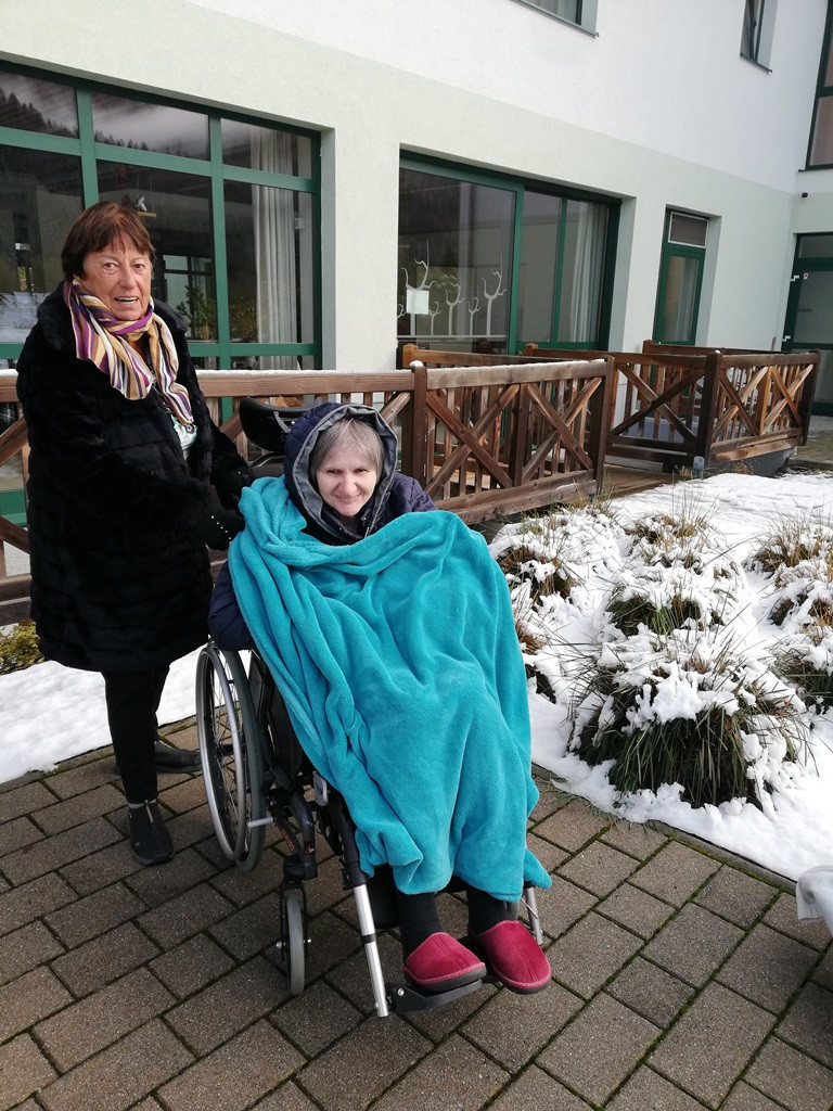 Prvi sneg in spomin na razigrano otroštvo