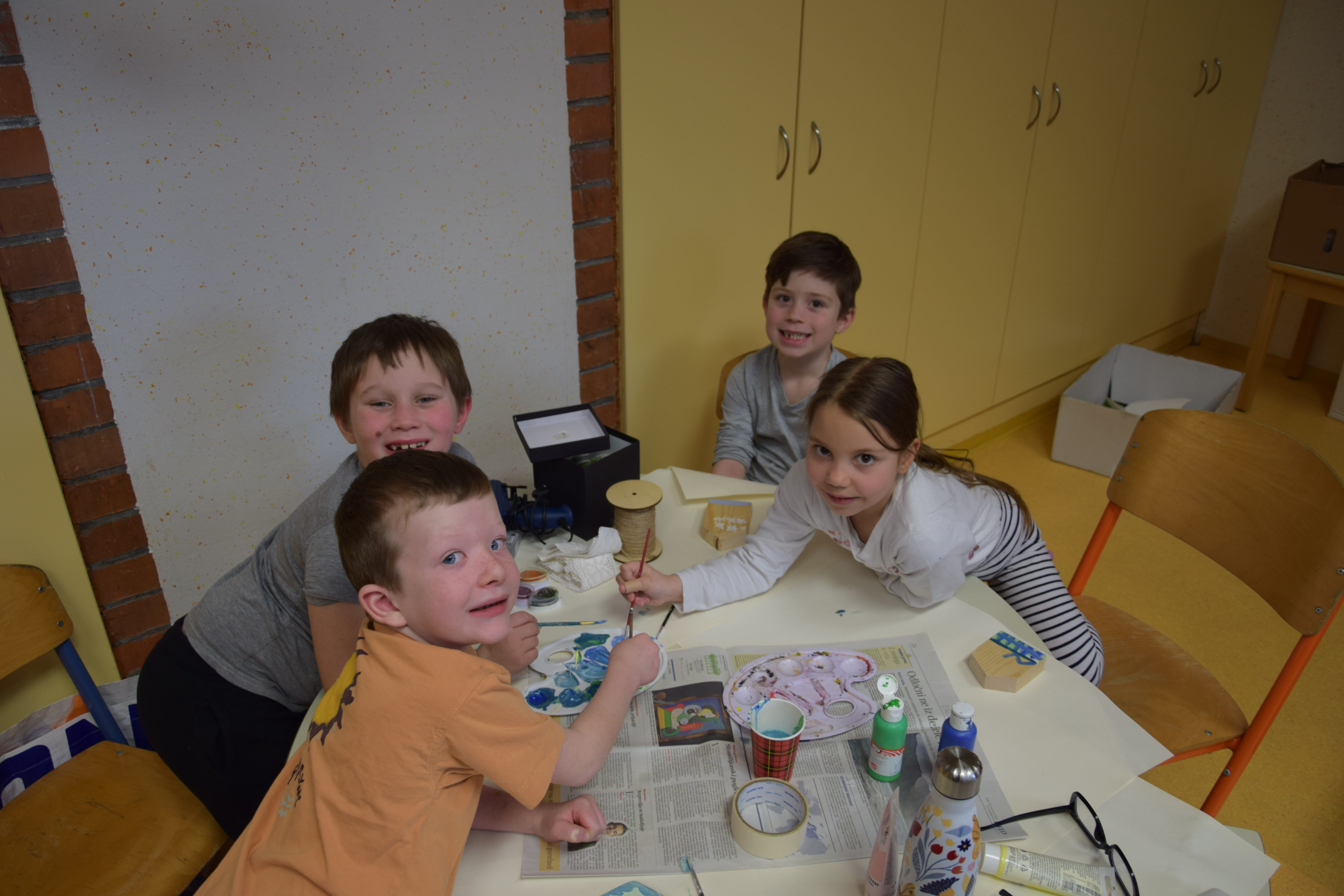 Ptički se ženijo v OŠ Mojstrana