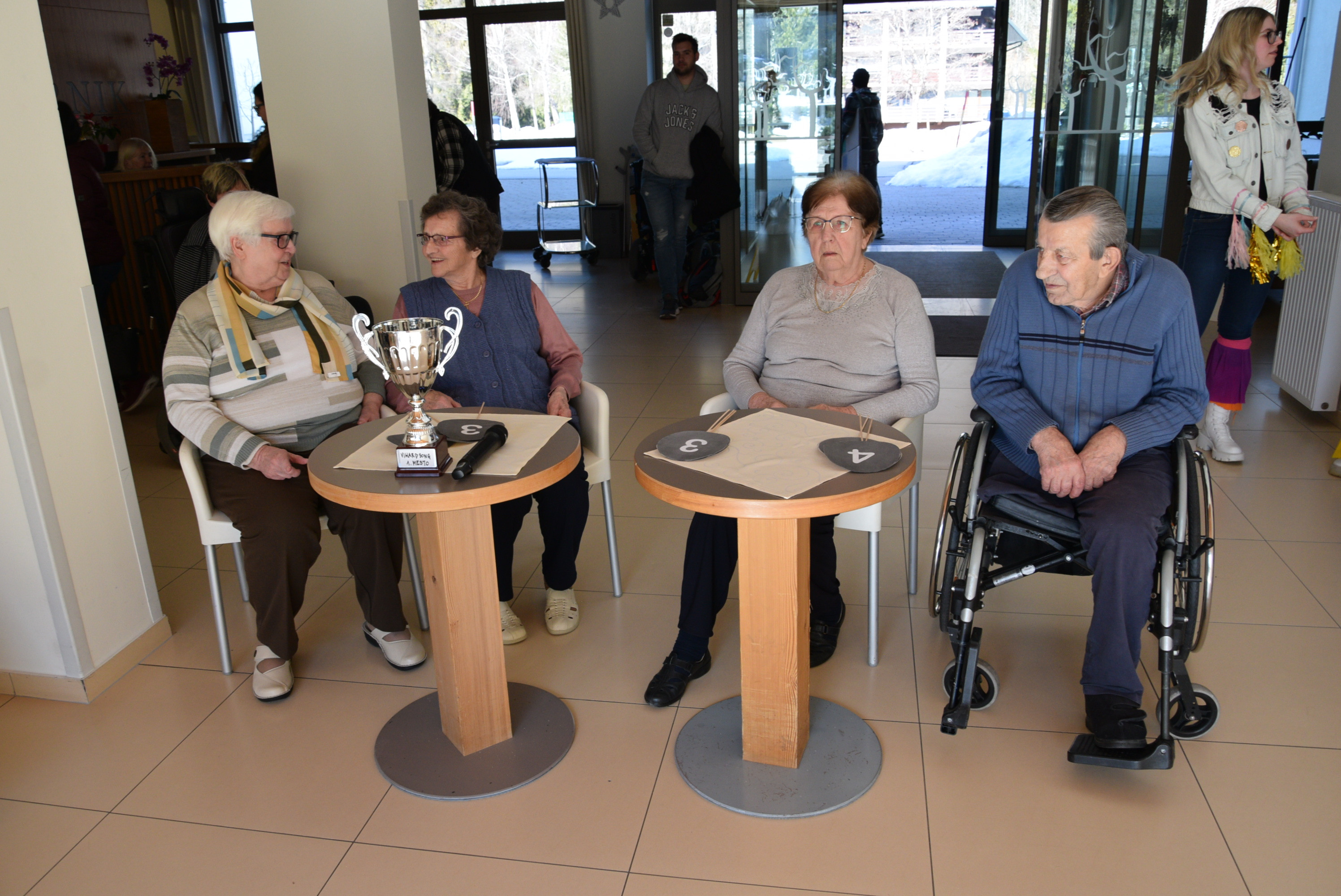 Pust: Izbor za pesem Viharnika v avli