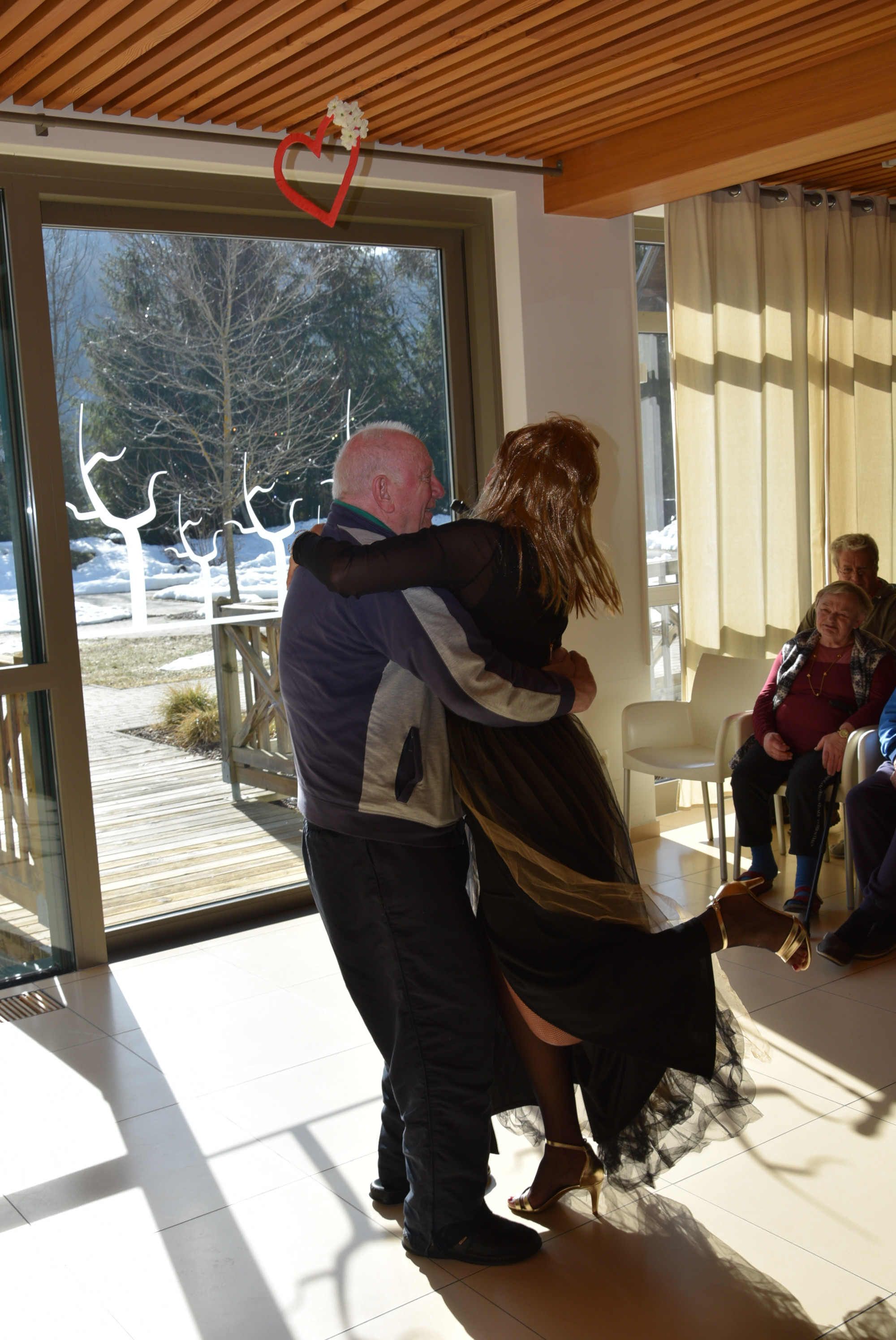 Pust: Izbor za pesem Viharnika v avli