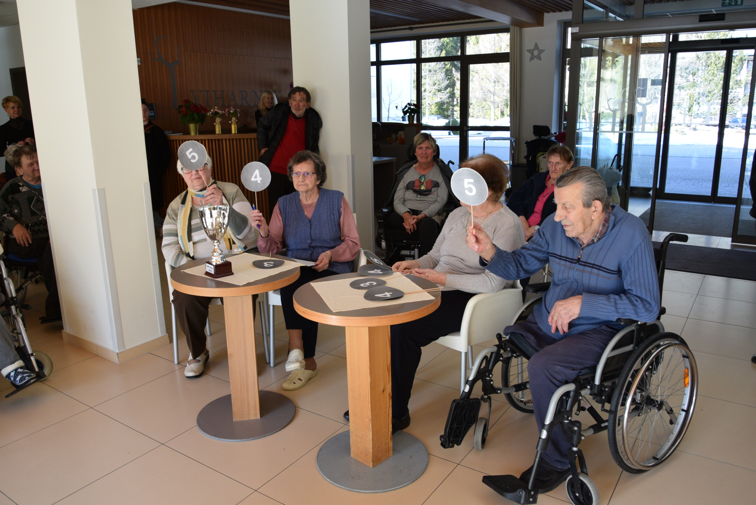 Pust: Izbor za pesem Viharnika v avli