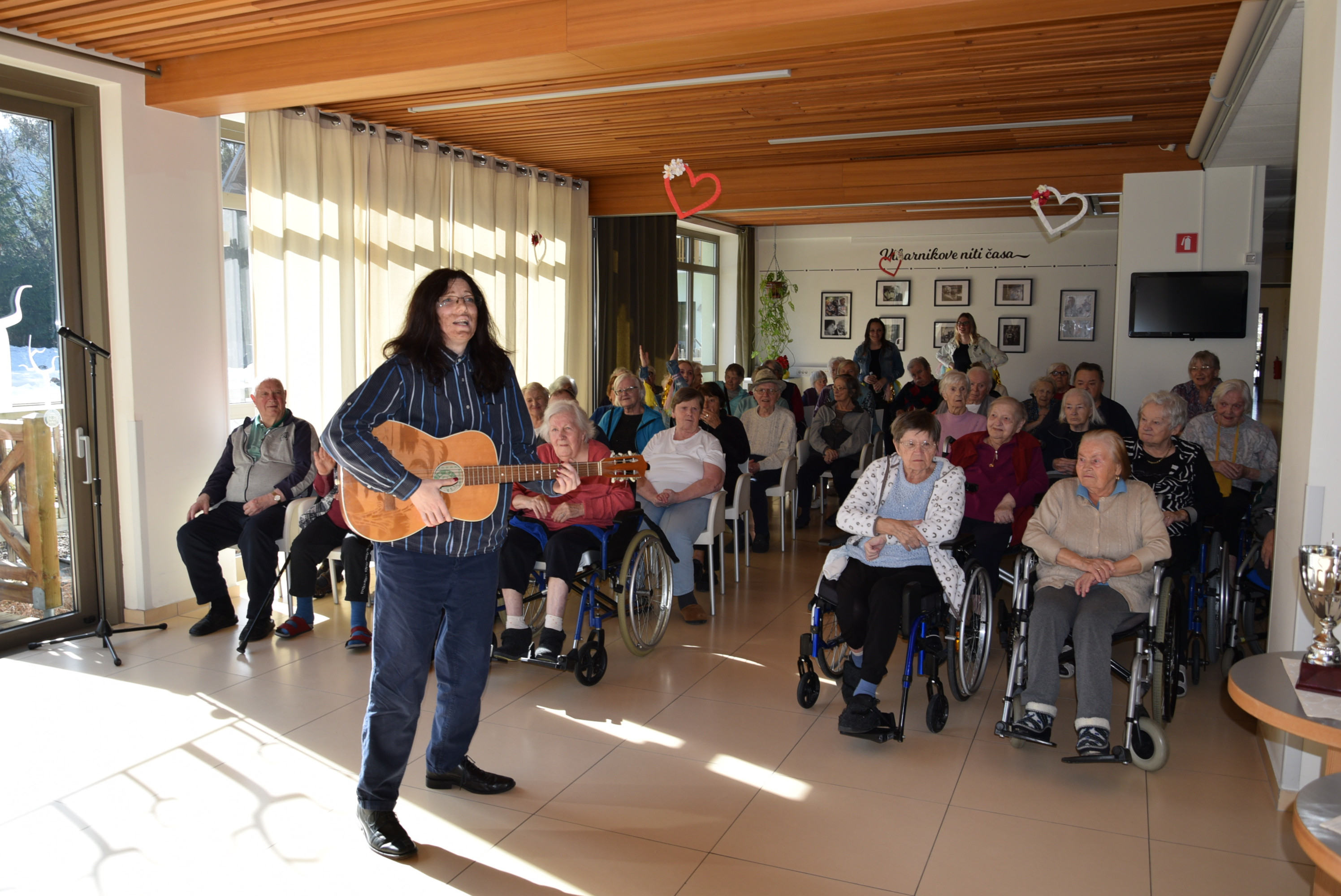 Pust: Izbor za pesem Viharnika v avli