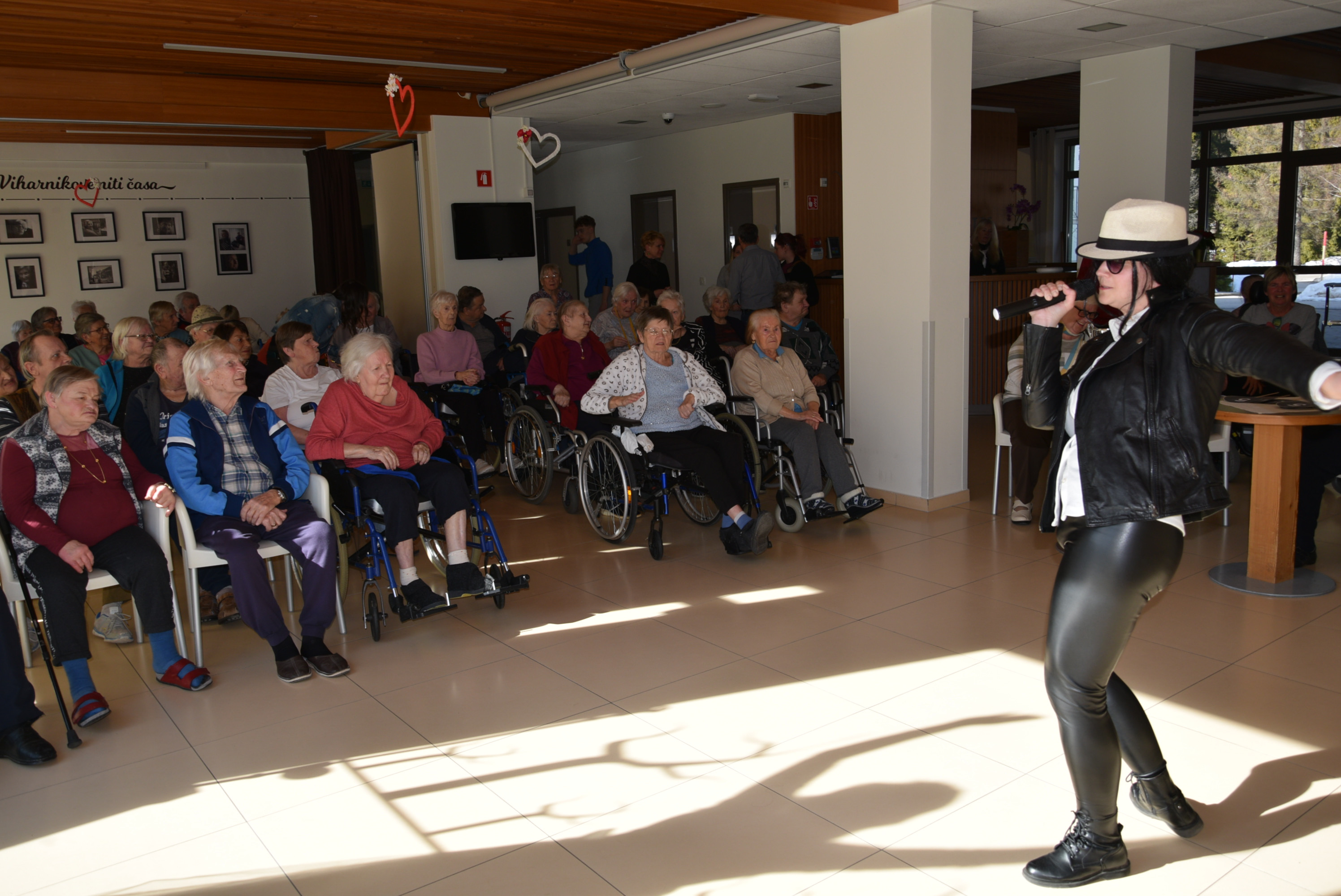 Pust: Izbor za pesem Viharnika v avli