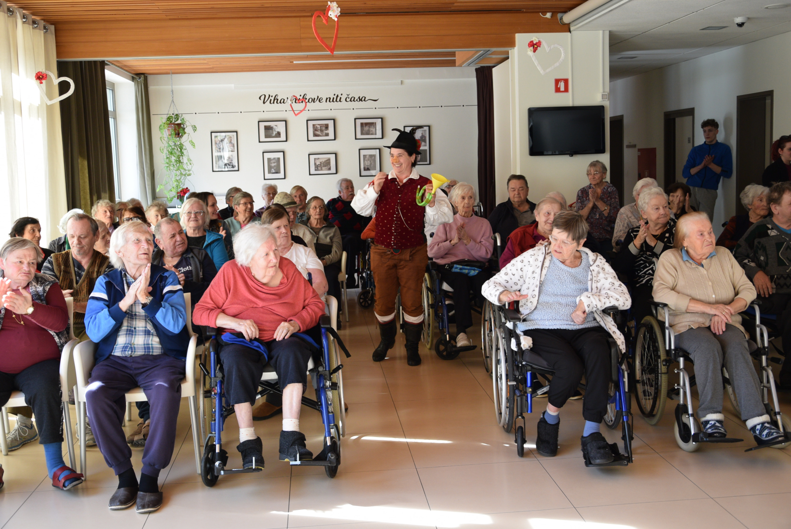 Pust: Izbor za pesem Viharnika v avli