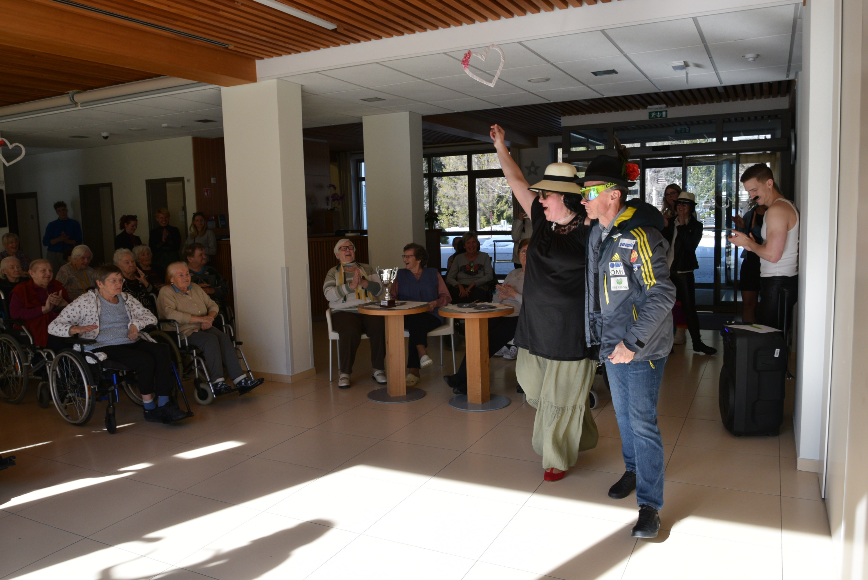 Pust: Izbor za pesem Viharnika v avli