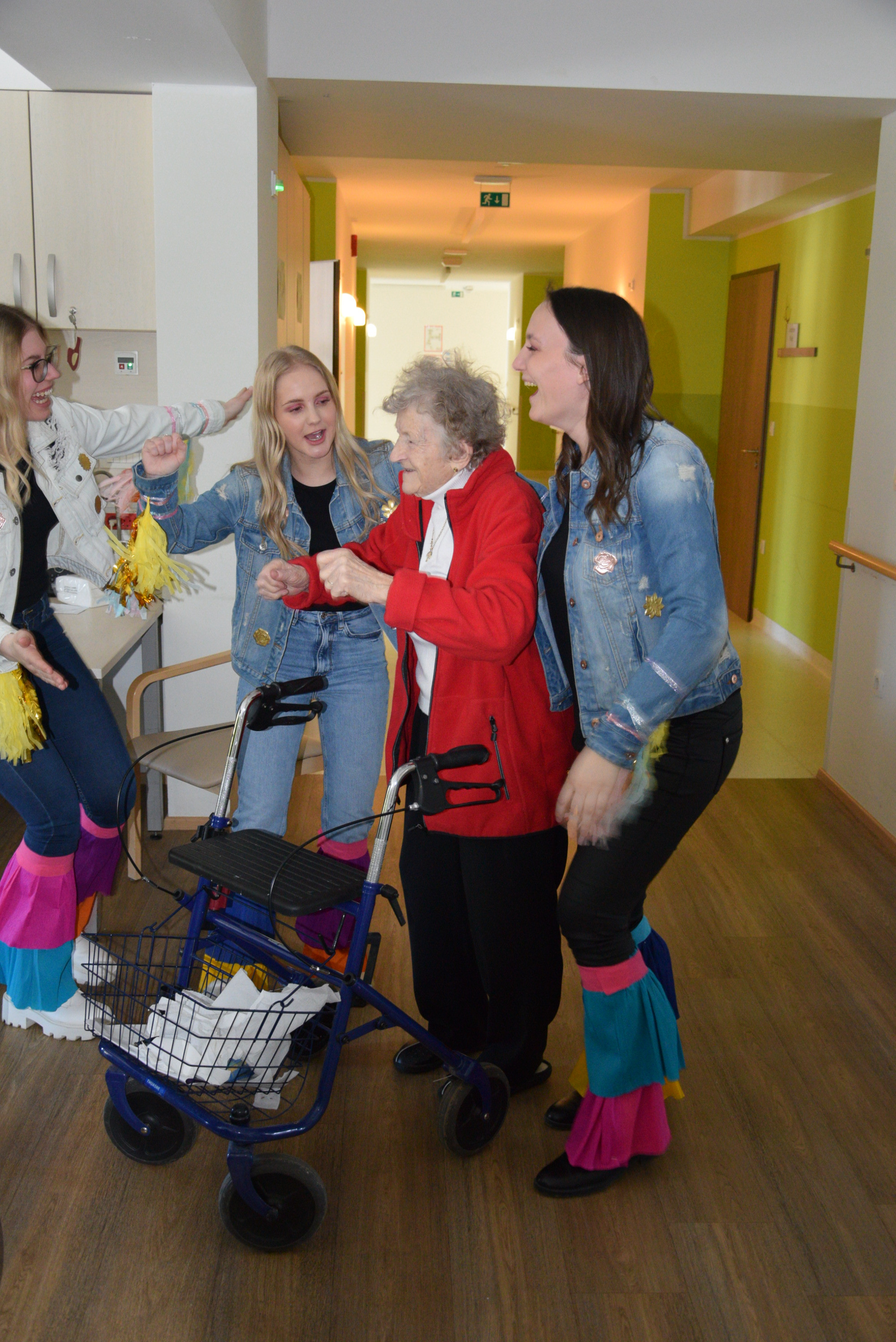 Pust: Izbor za pesem Viharnika v avli