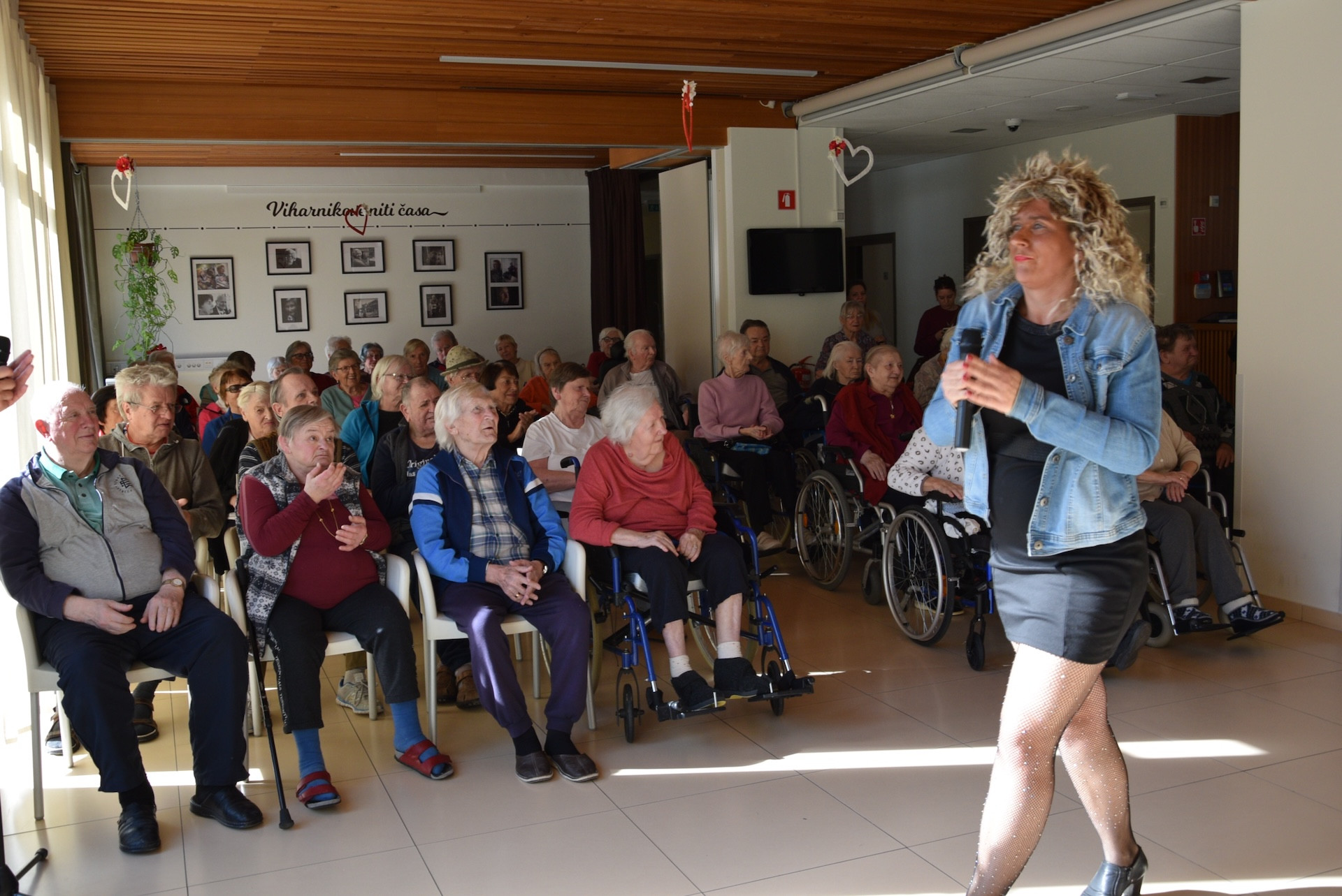 Pust: Izbor za pesem Viharnika v avli