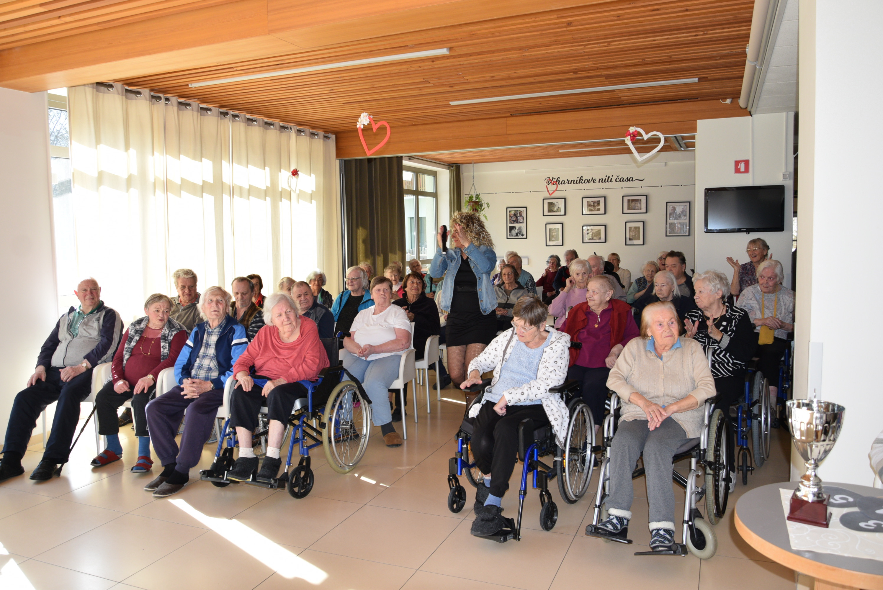 Pust: Izbor za pesem Viharnika v avli