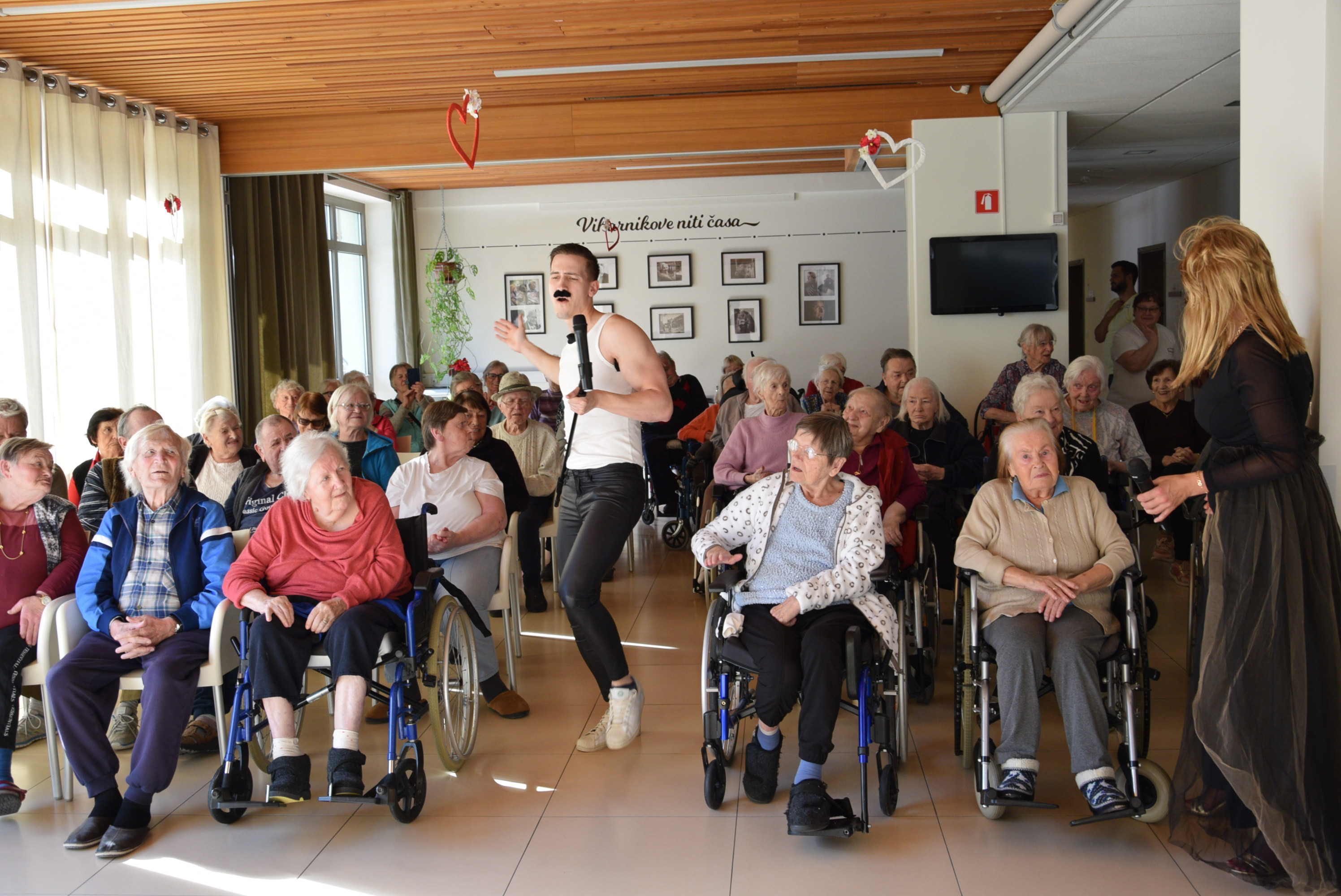 Pust: Izbor za pesem Viharnika v avli