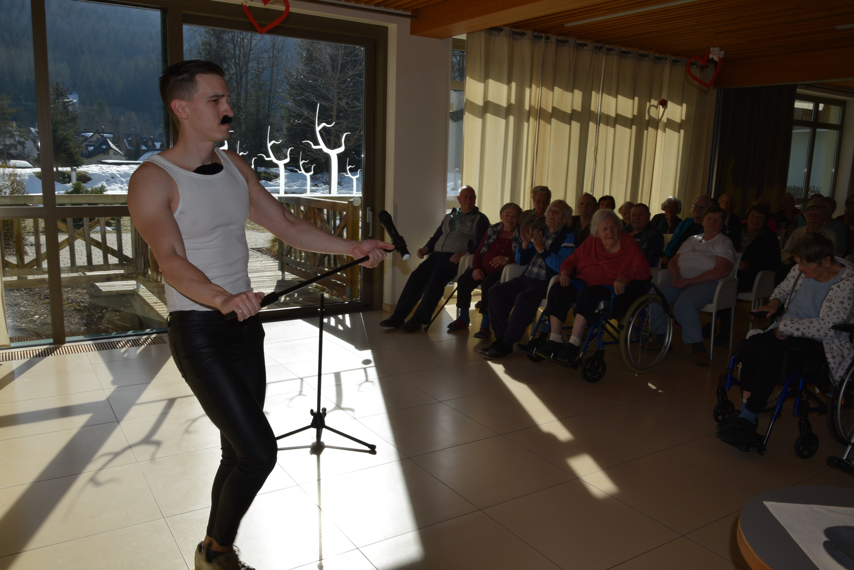 Pust: Izbor za pesem Viharnika v avli