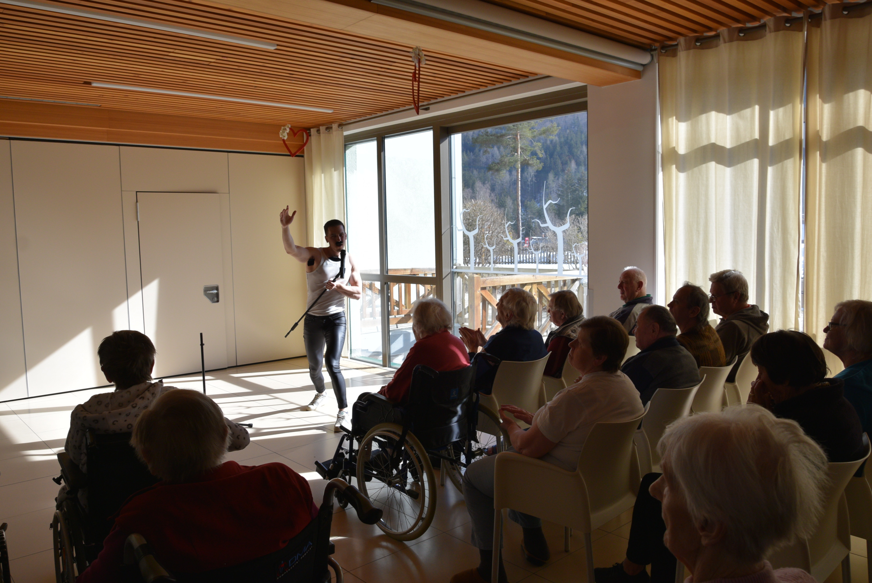 Pust: Izbor za pesem Viharnika v avli