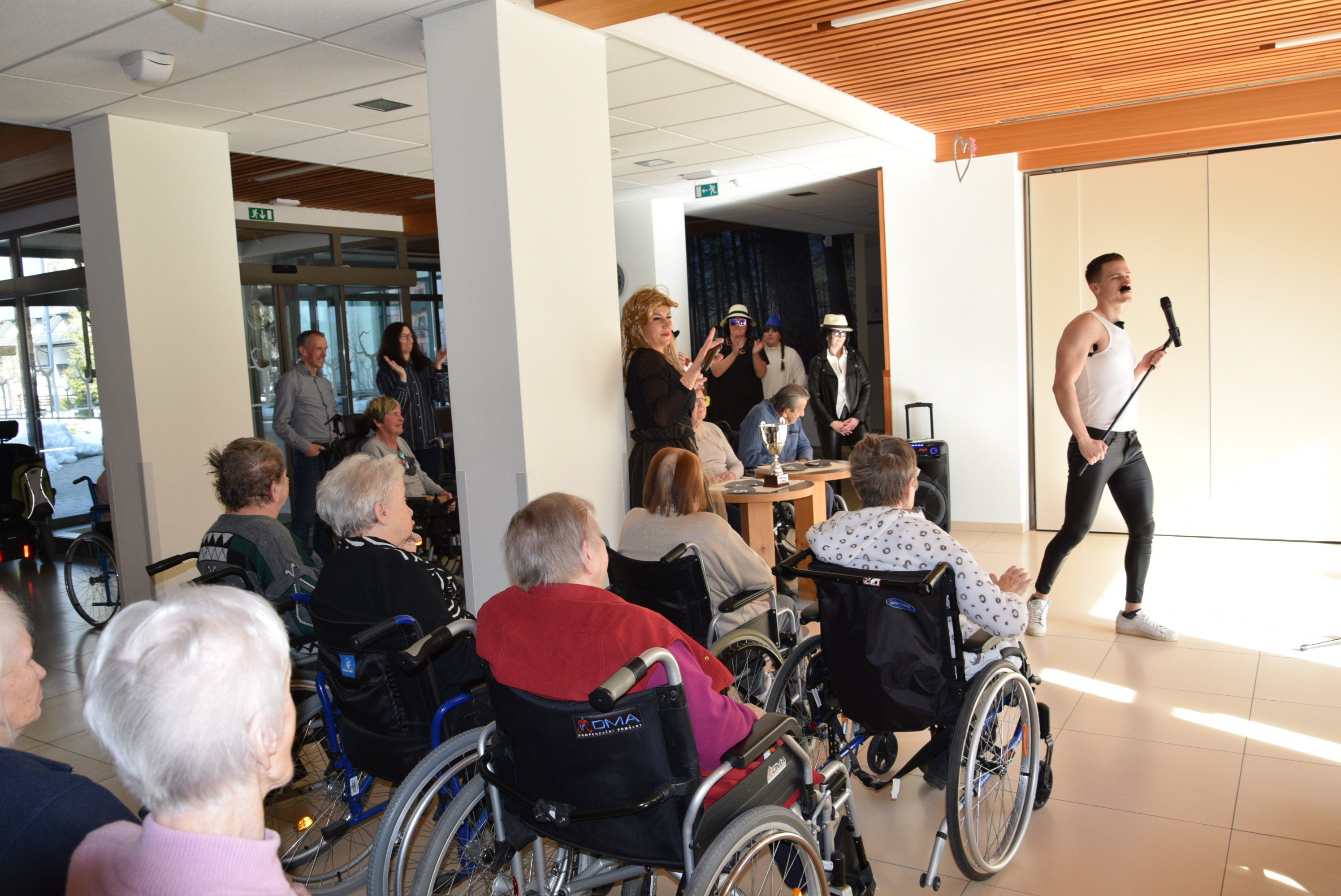 Pust: Izbor za pesem Viharnika v avli