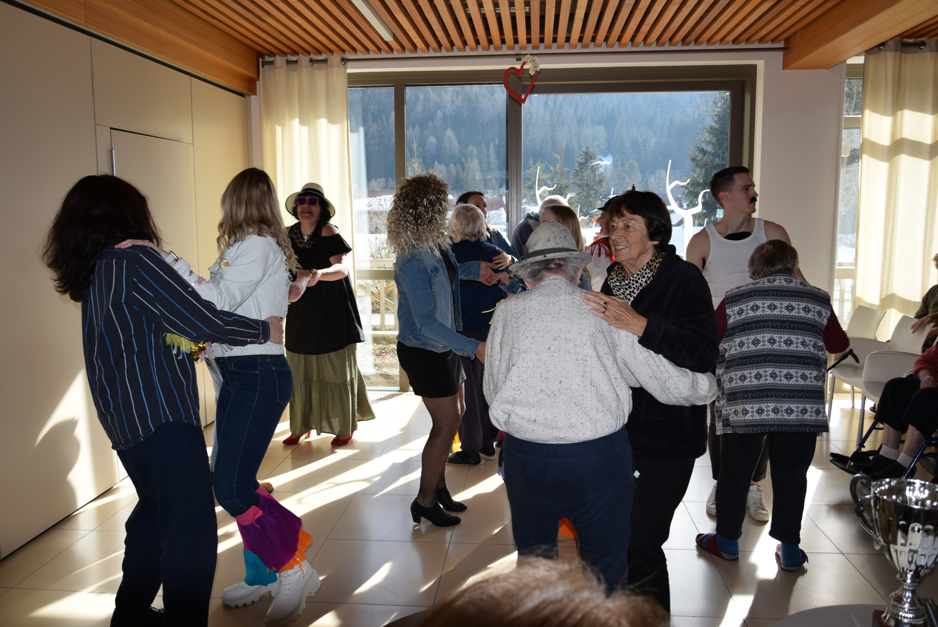 Pust: Izbor za pesem Viharnika v avli