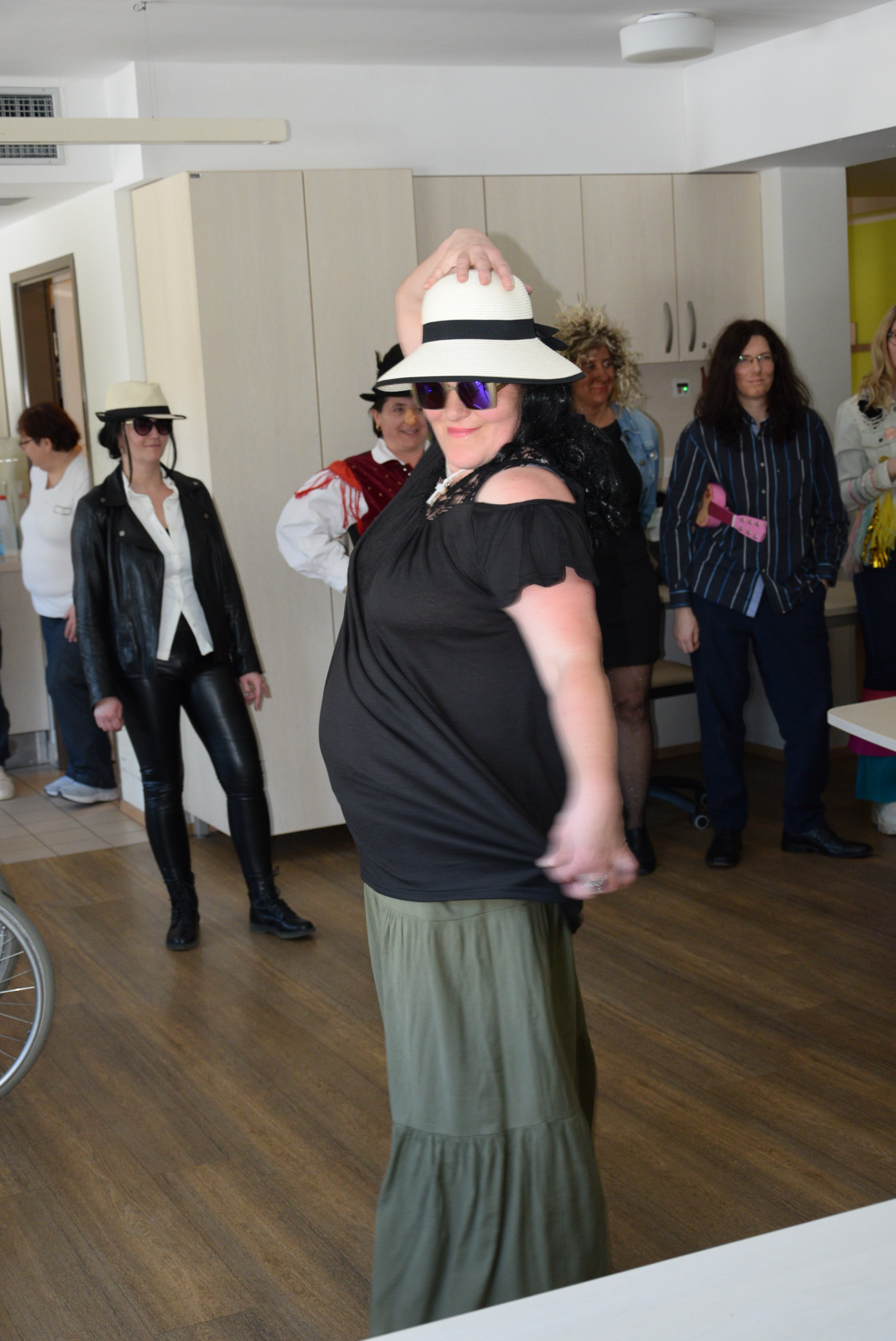 Pust: Izbor za pesem Viharnika v avli