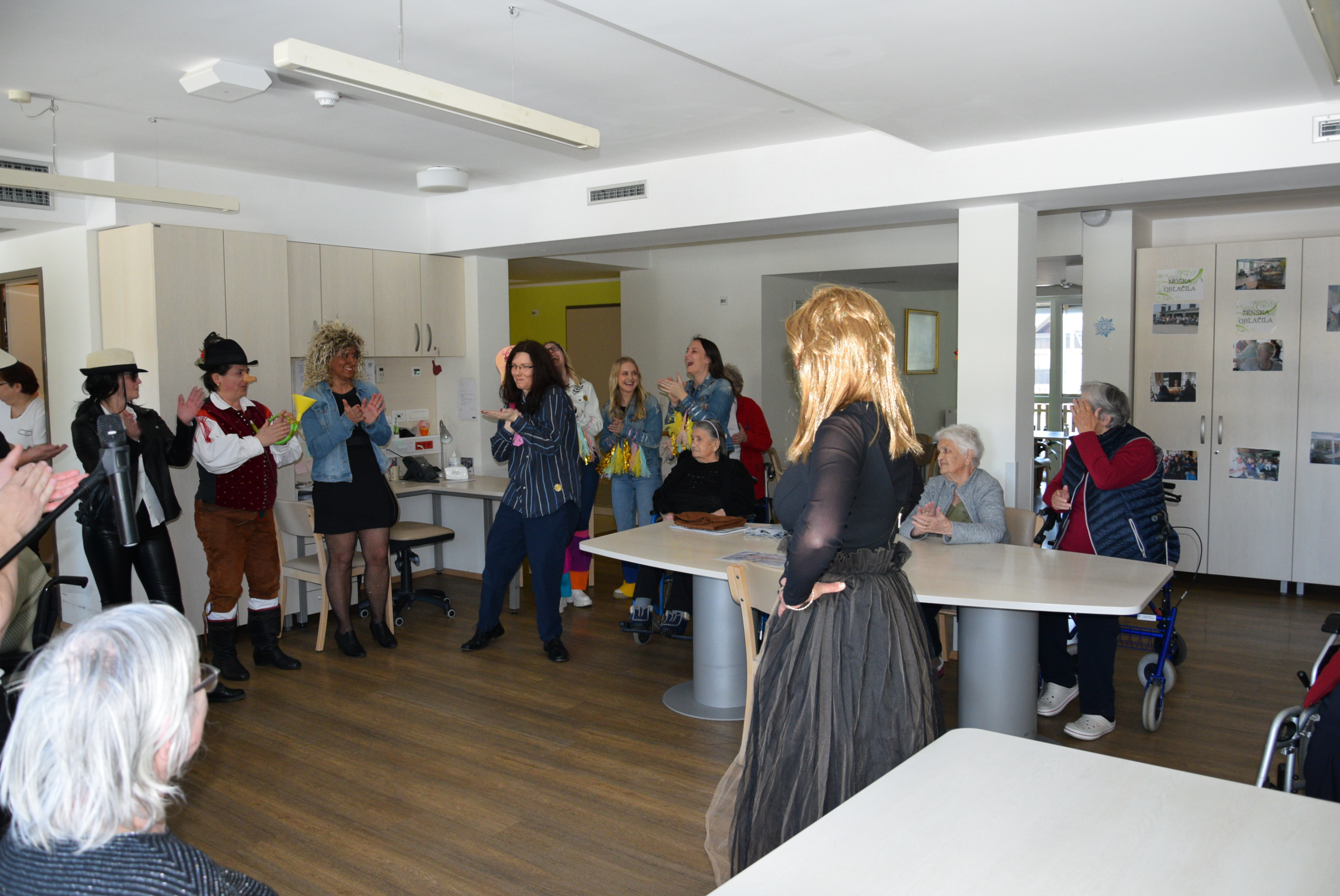 Pust: Izbor za pesem Viharnika v avli