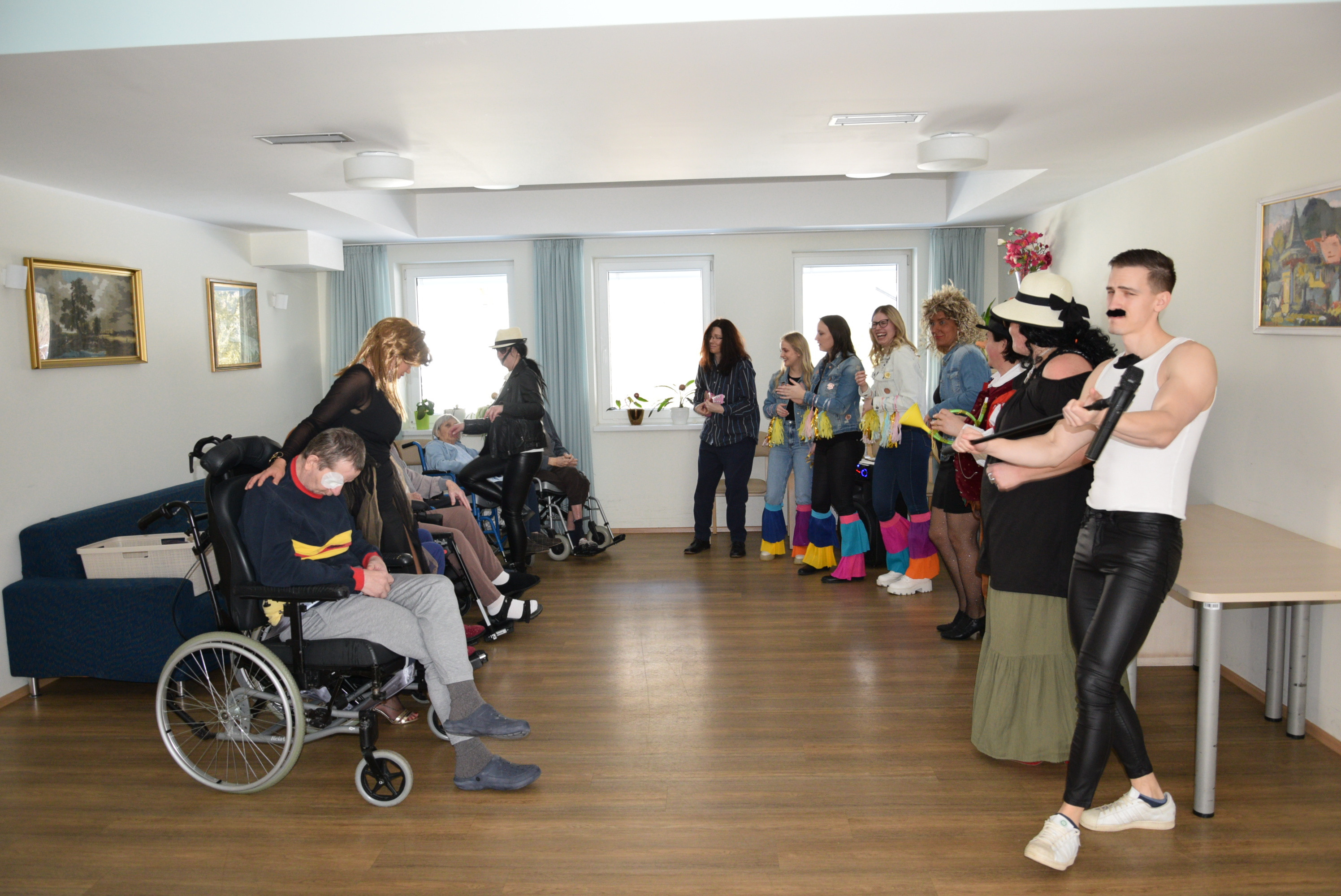 Pust: Izbor za pesem Viharnika v avli