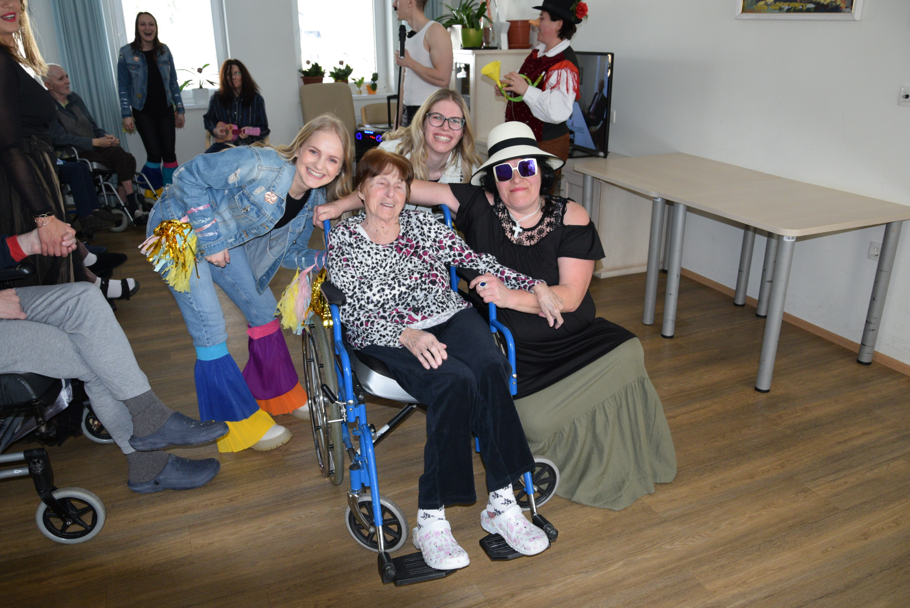 Pust: Izbor za pesem Viharnika v avli