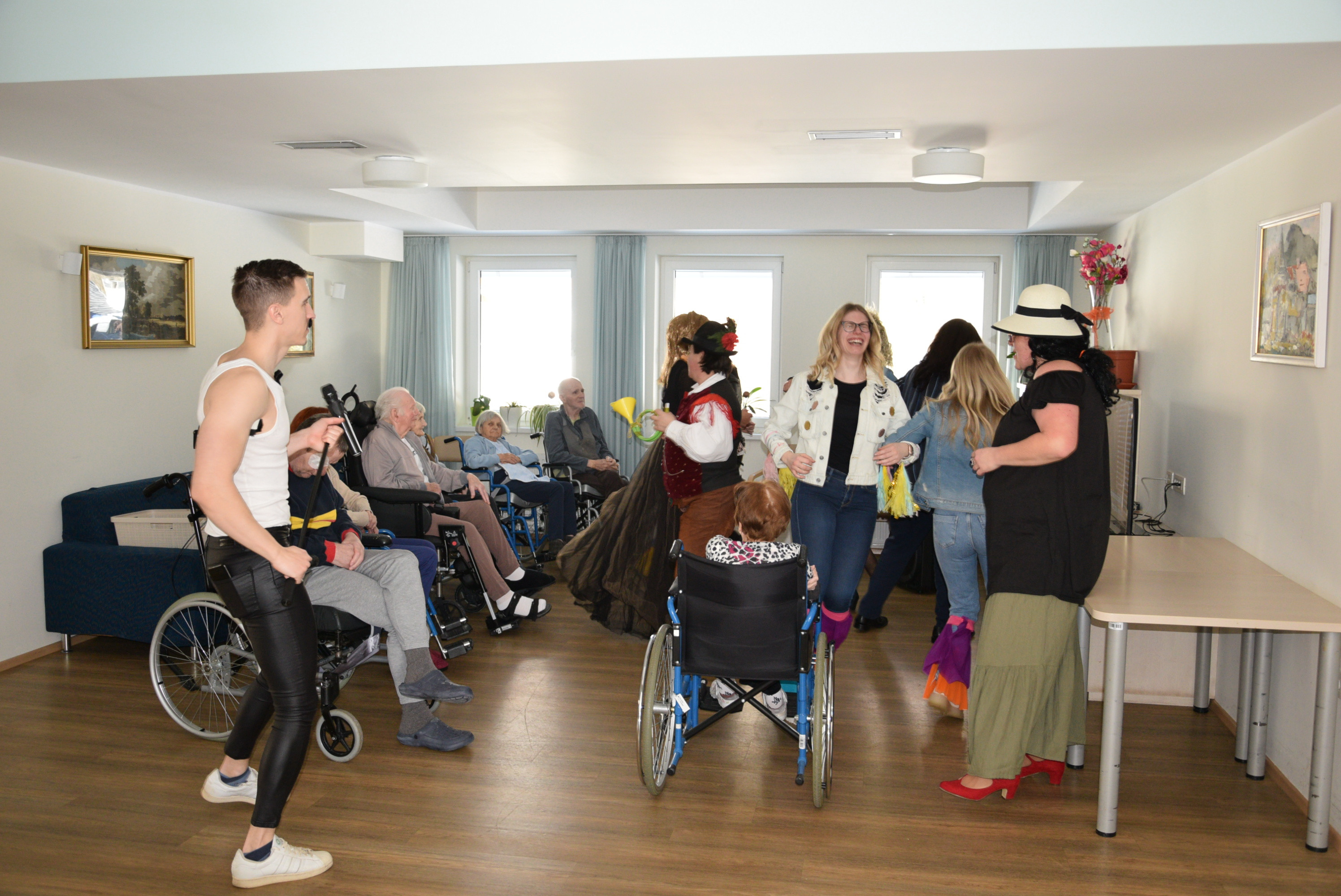 Pust: Izbor za pesem Viharnika v avli