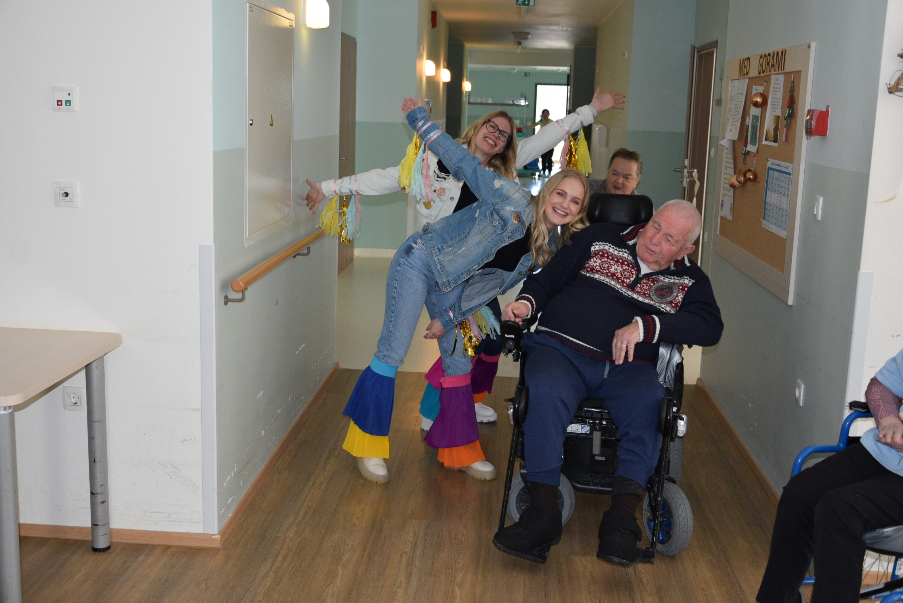 Pust: Izbor za pesem Viharnika v avli