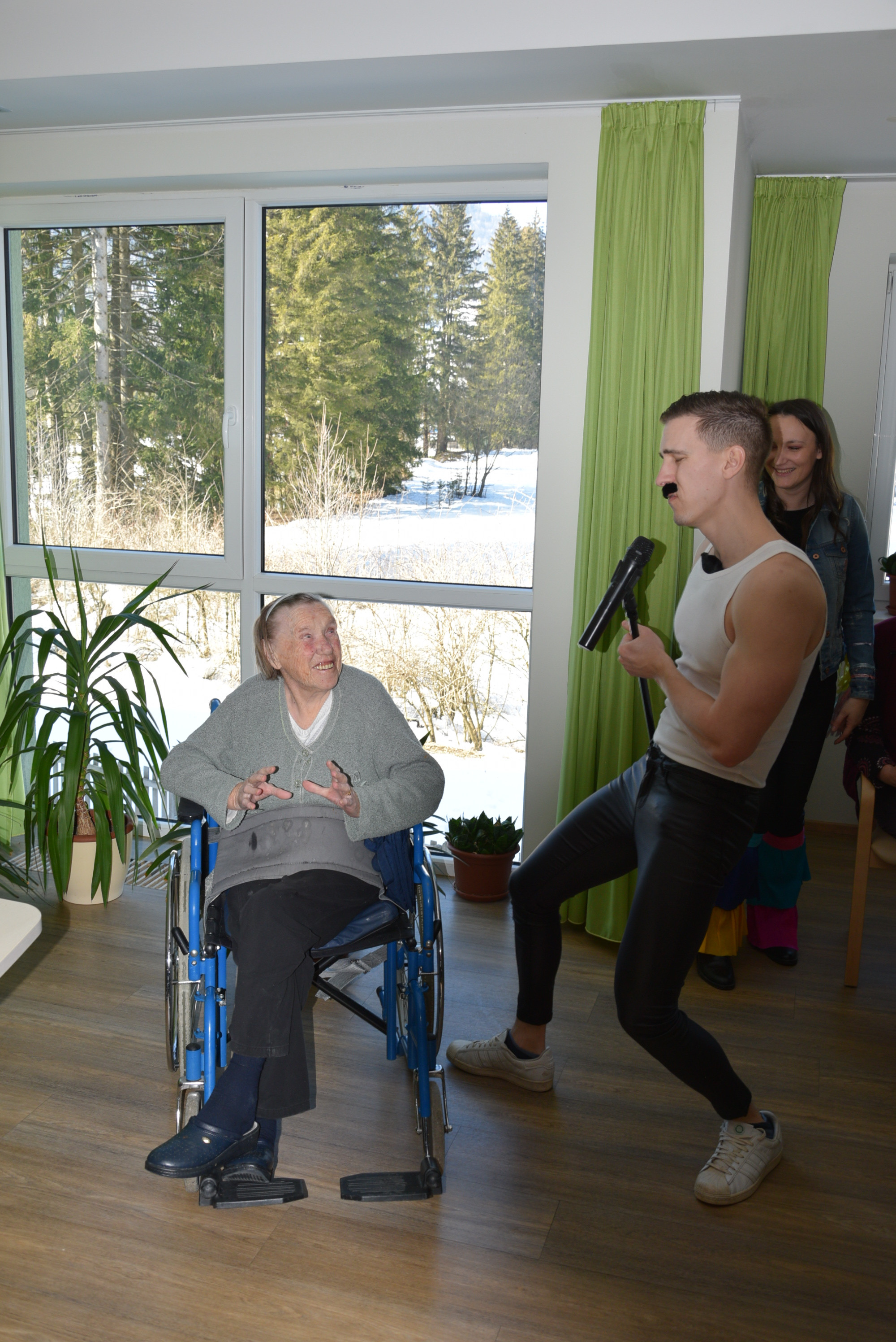 Pust: Izbor za pesem Viharnika v avli