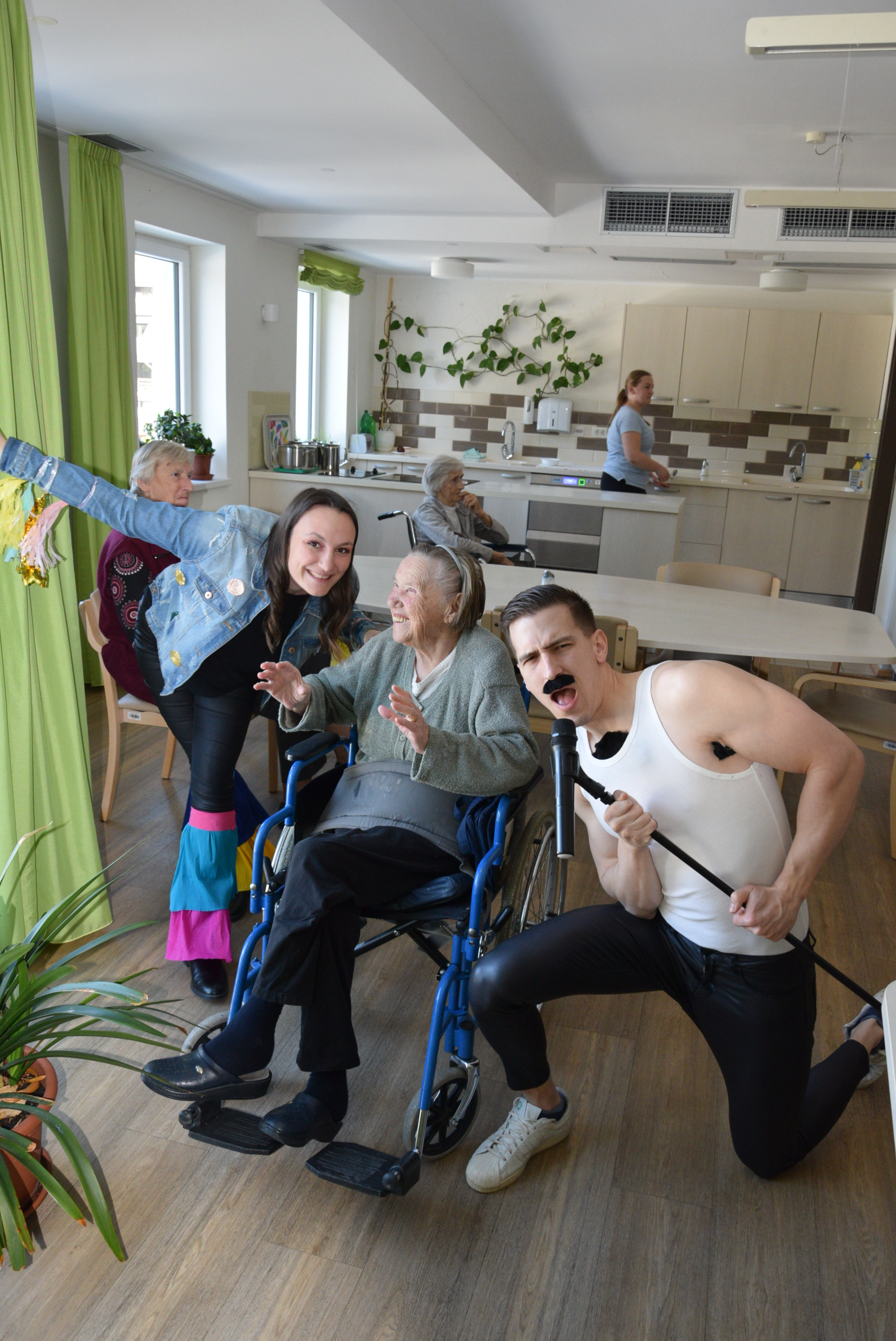 Pust: Izbor za pesem Viharnika v avli