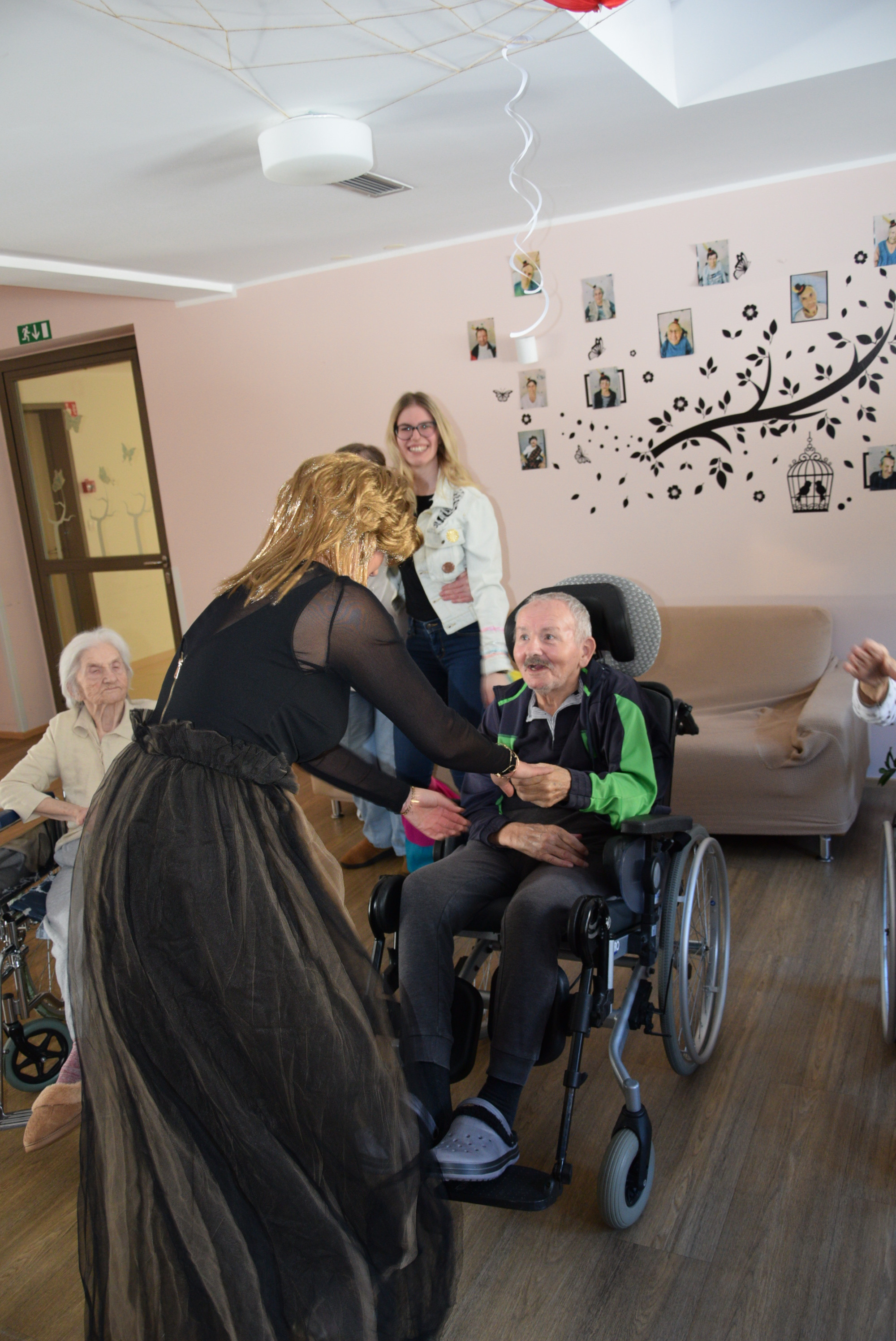 Pust: Izbor za pesem Viharnika v avli