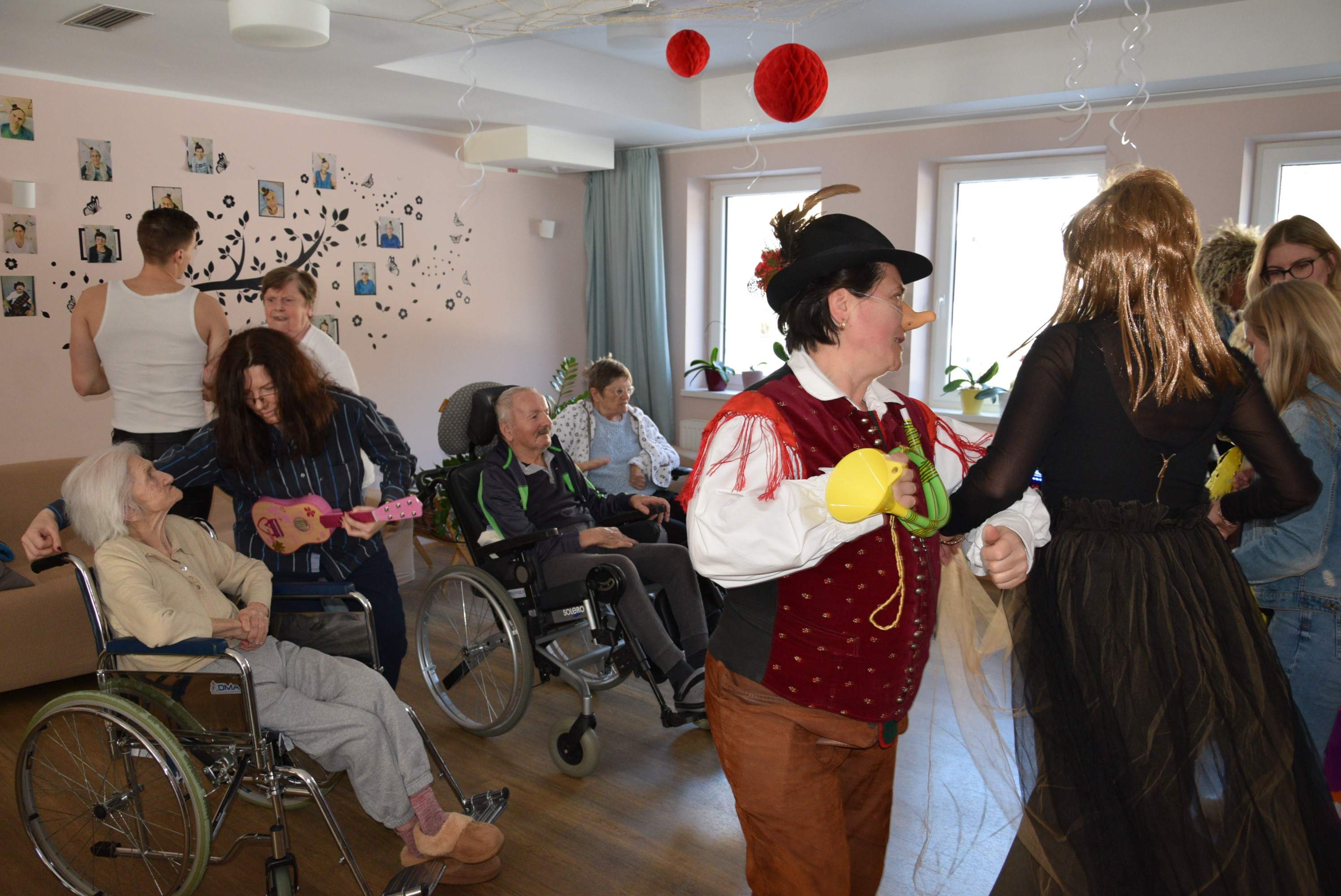 Pust: Izbor za pesem Viharnika v avli