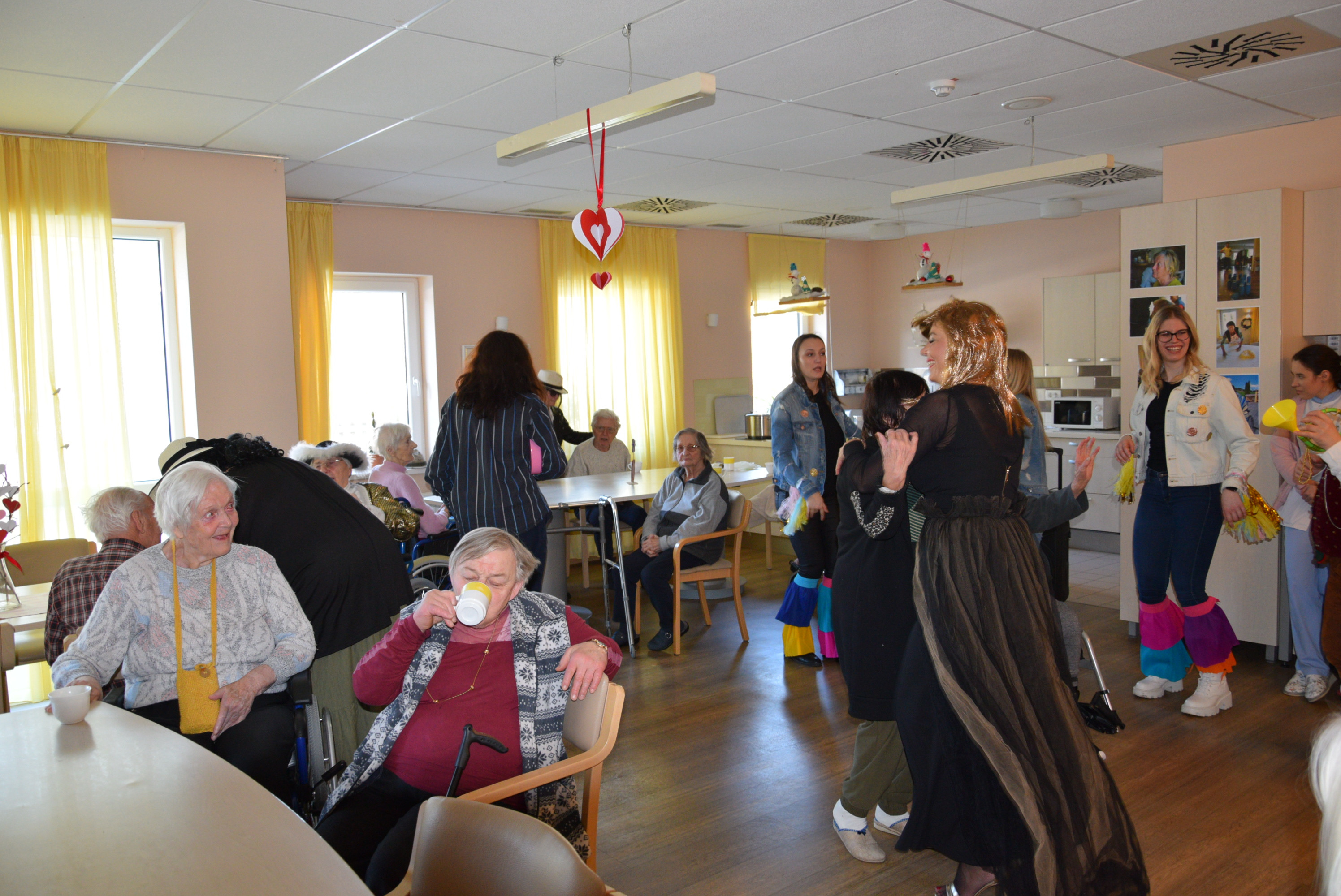 Pust: Izbor za pesem Viharnika v avli