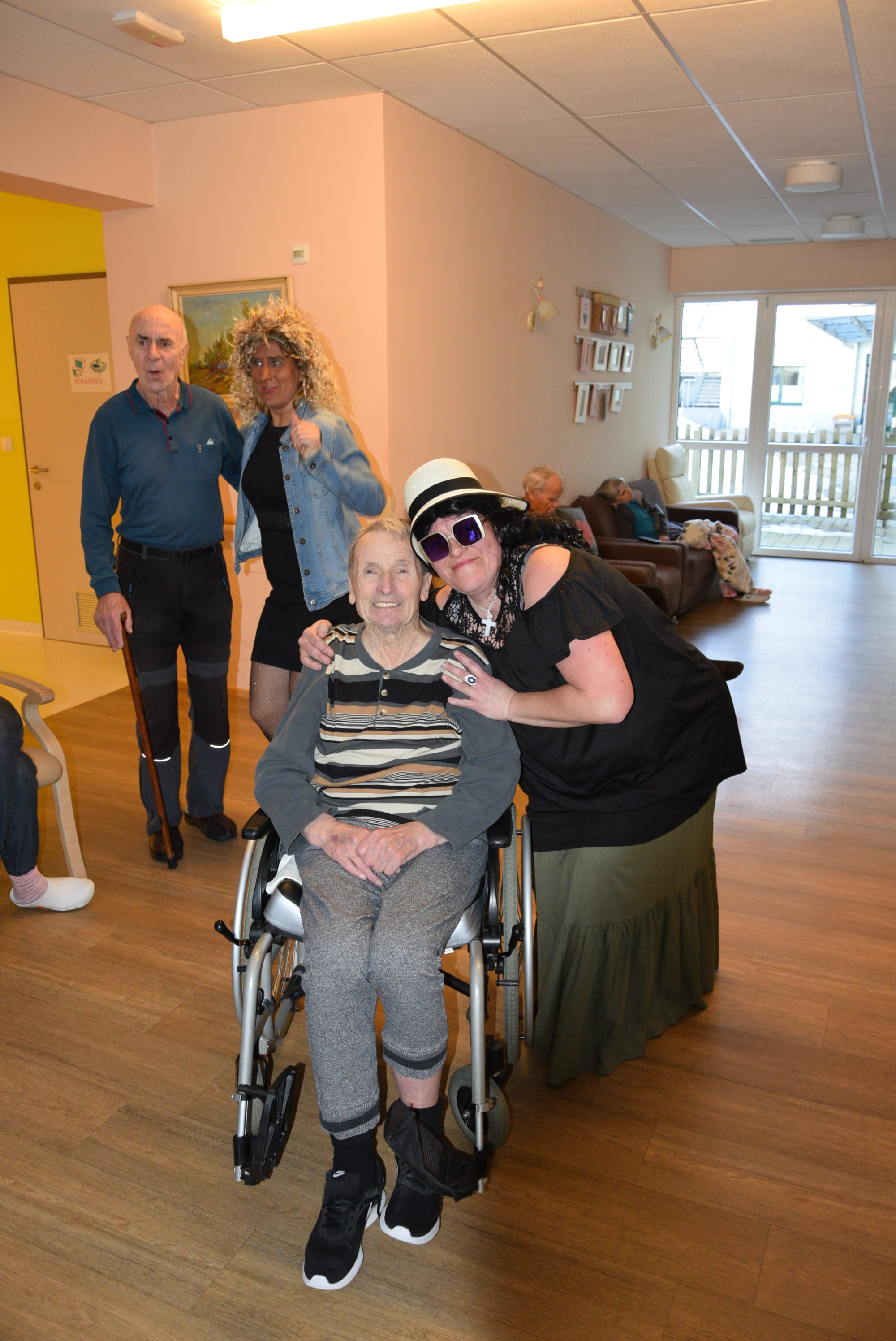 Pust: Izbor za pesem Viharnika v avli