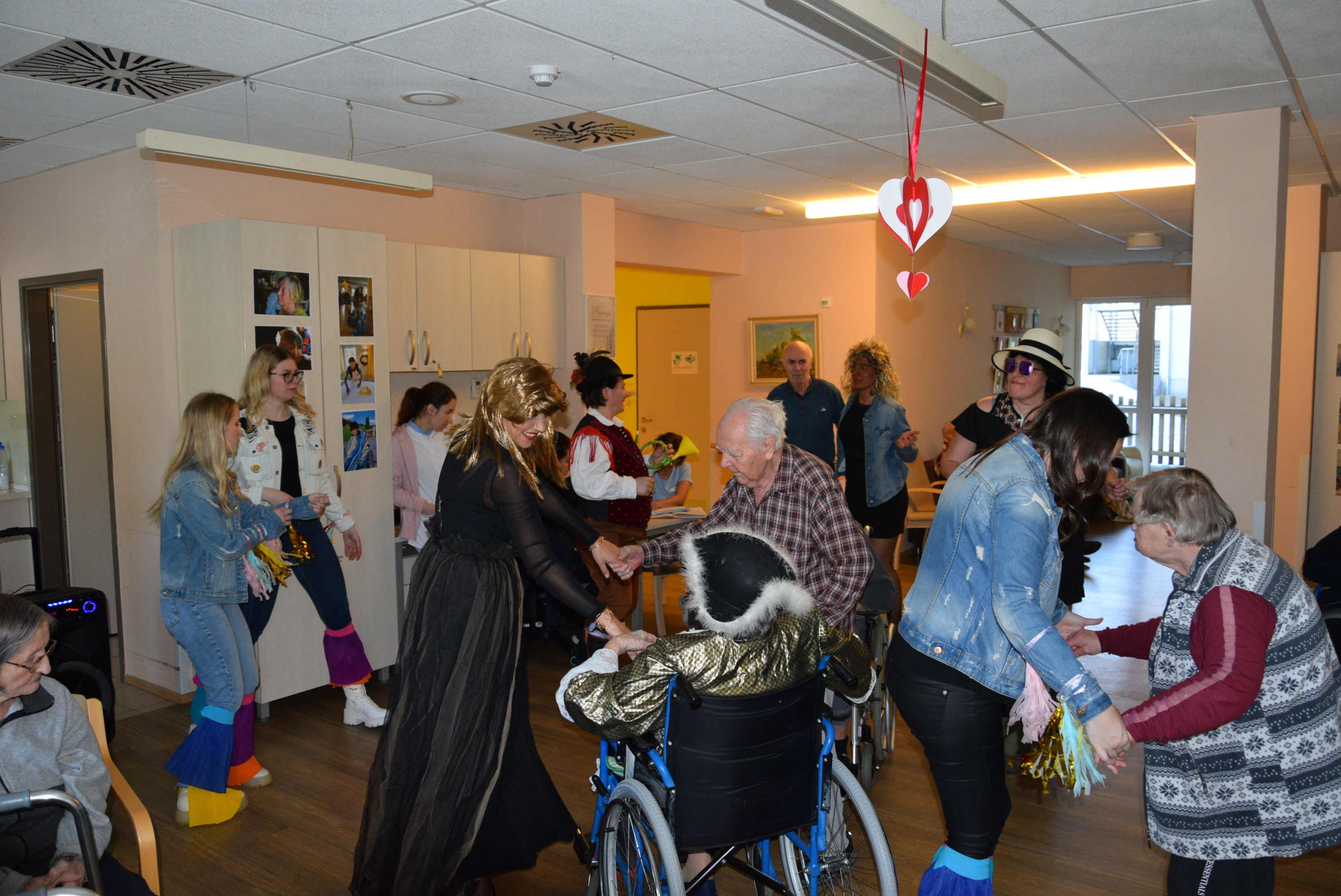 Pust: Izbor za pesem Viharnika v avli