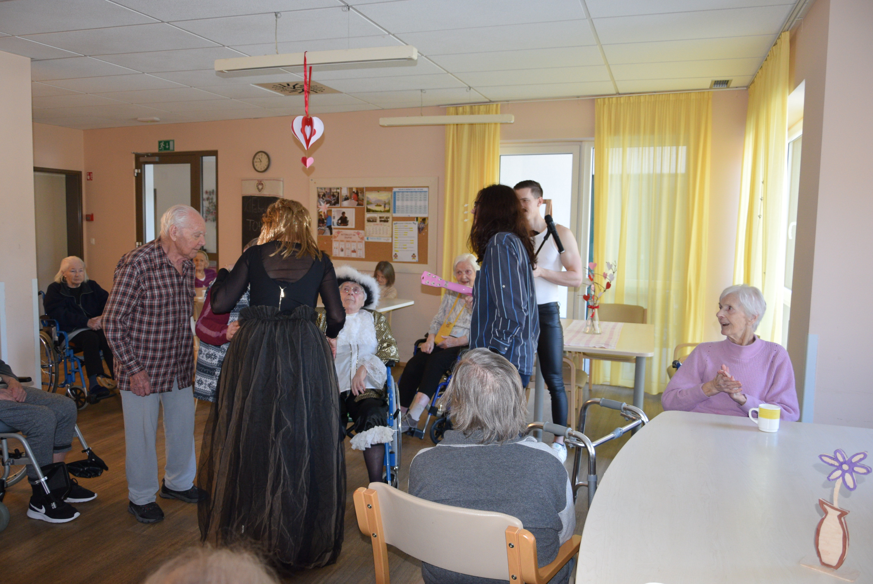 Pust: Izbor za pesem Viharnika v avli