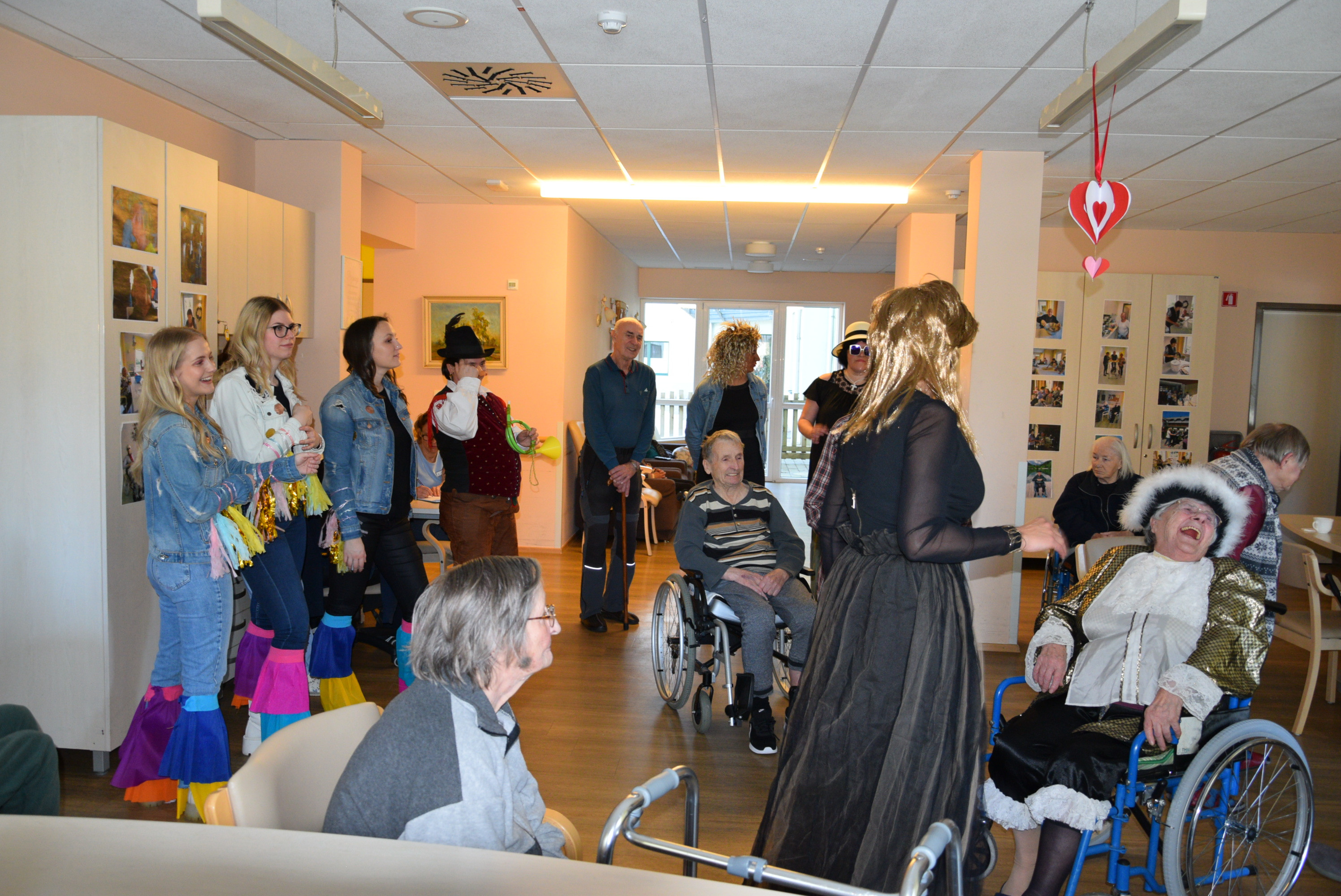 Pust: Izbor za pesem Viharnika v avli