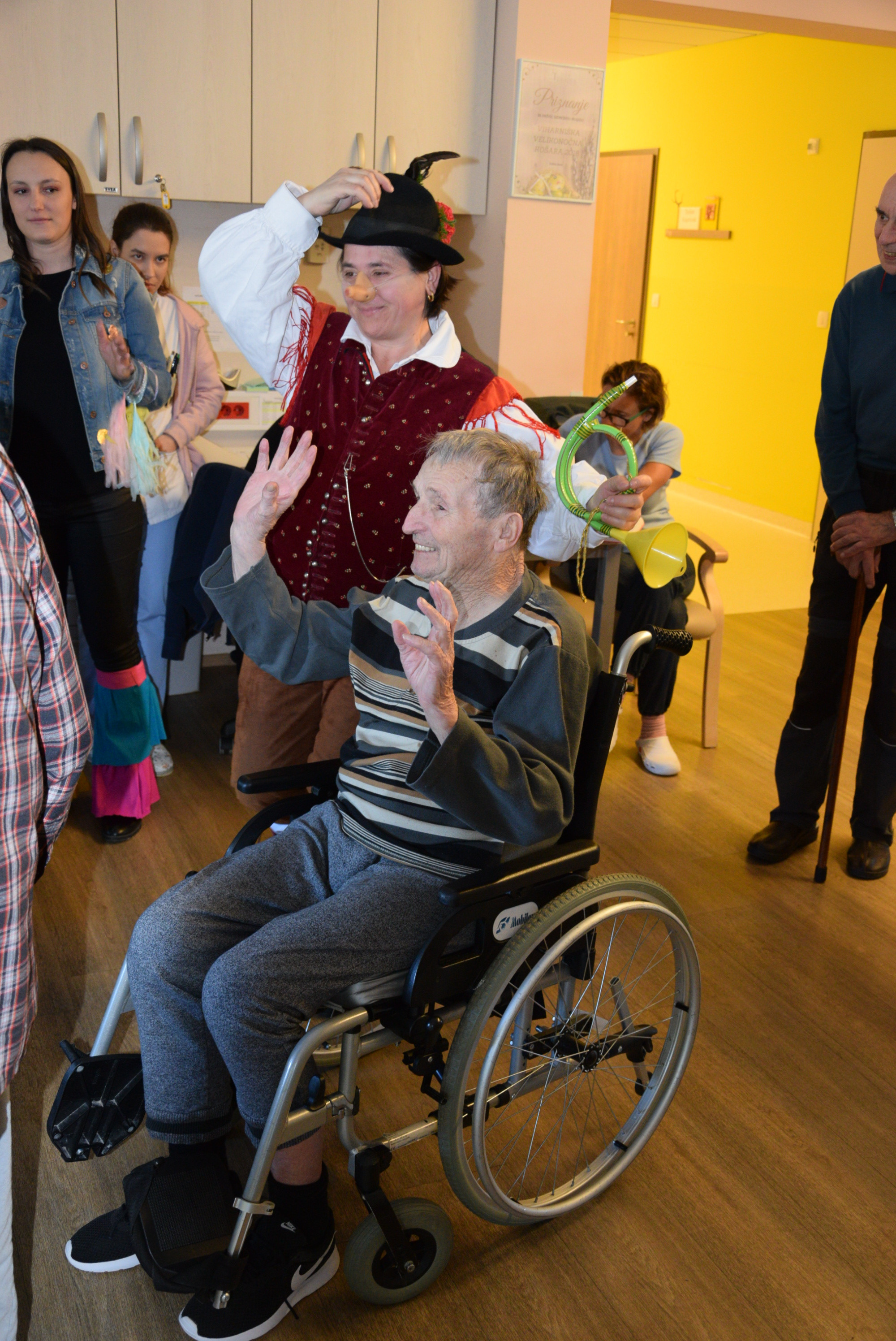 Pust: Izbor za pesem Viharnika v avli