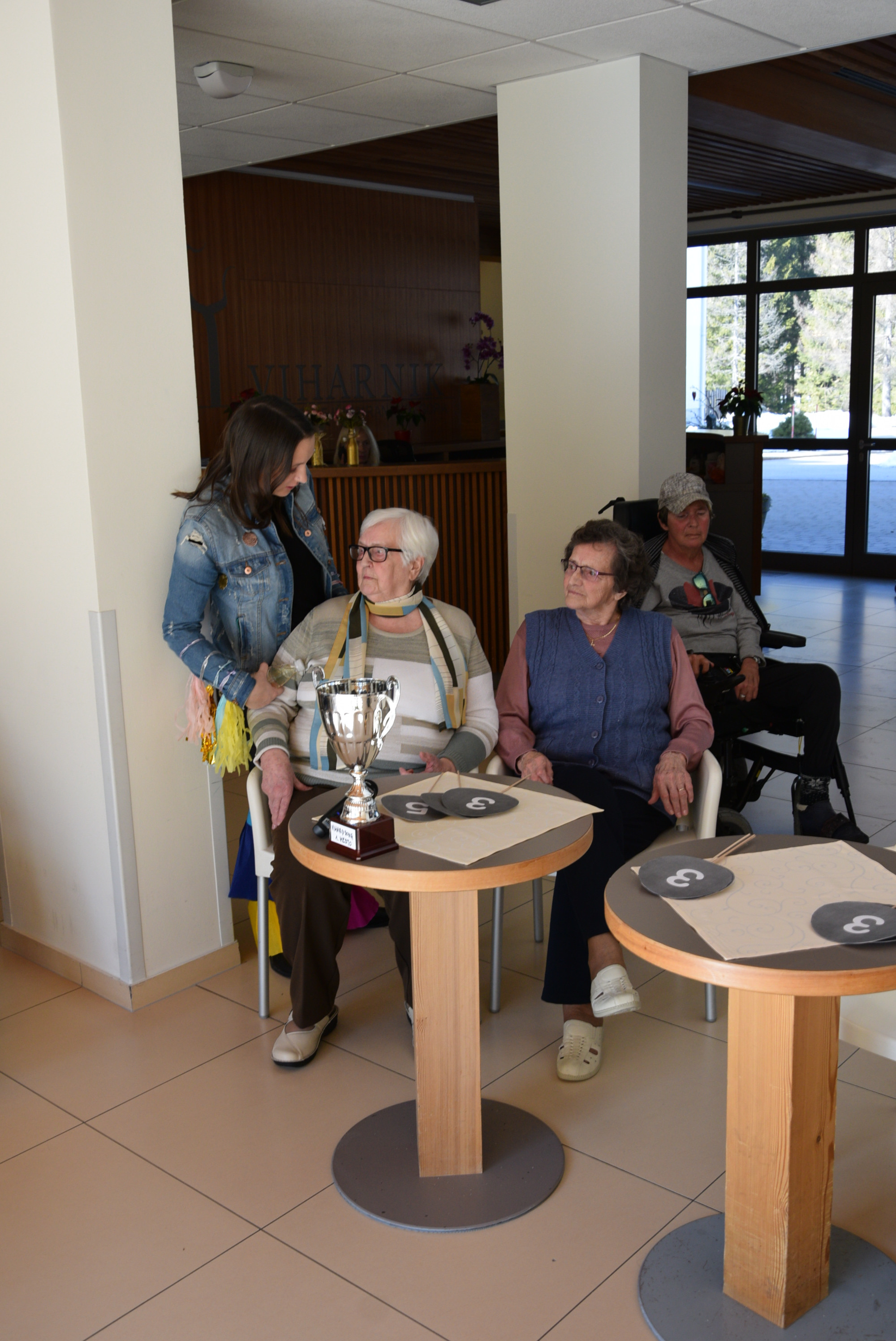 Pust: Izbor za pesem Viharnika v avli